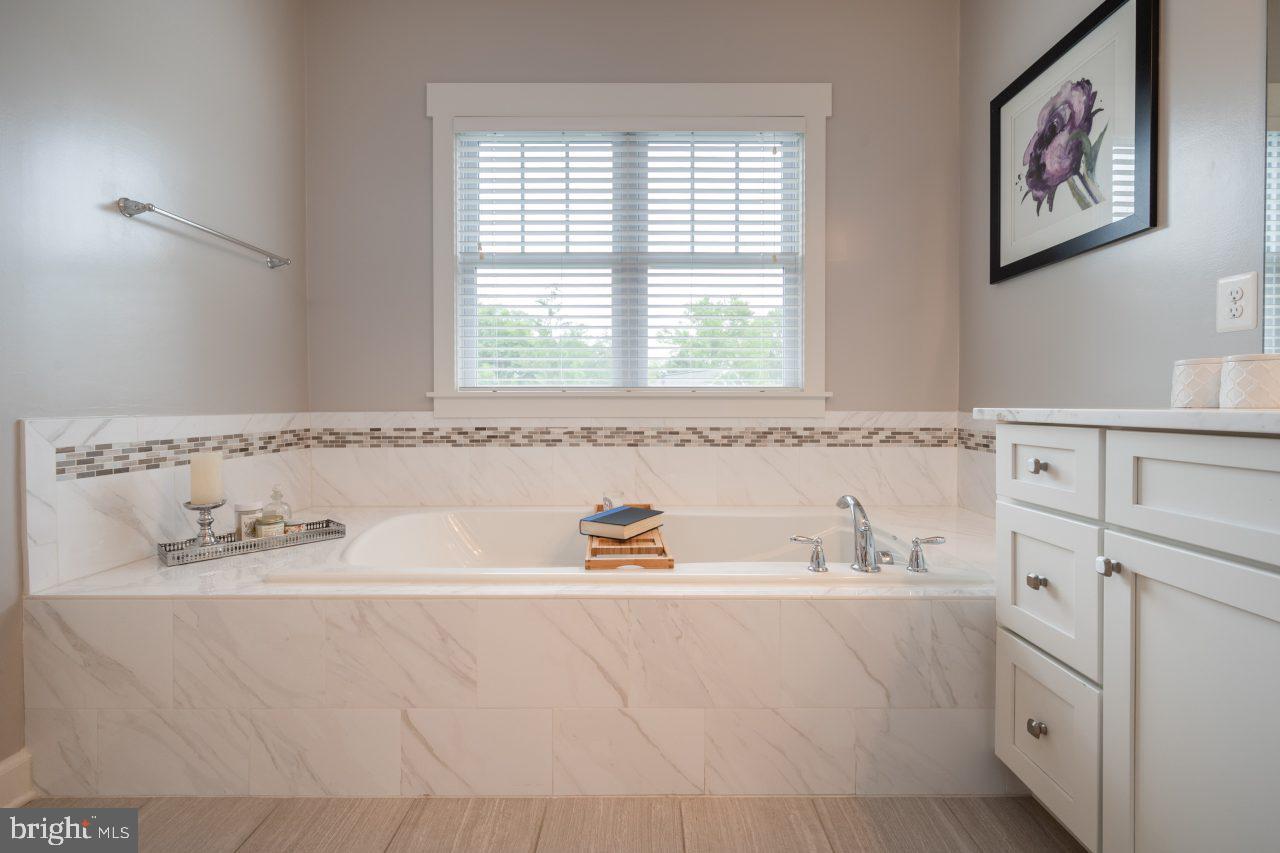 PLYMOUTH HAVEN - Residential