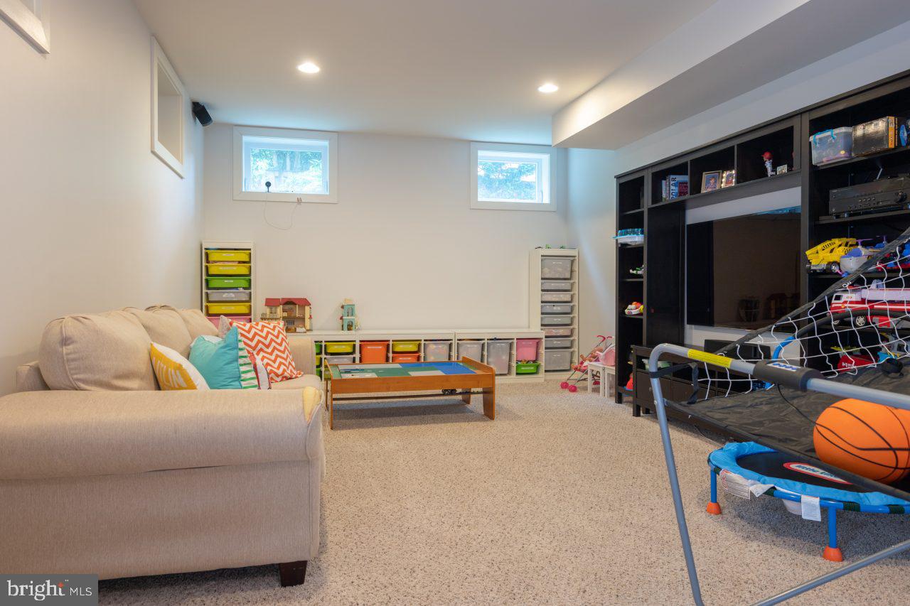 PLYMOUTH HAVEN - Residential