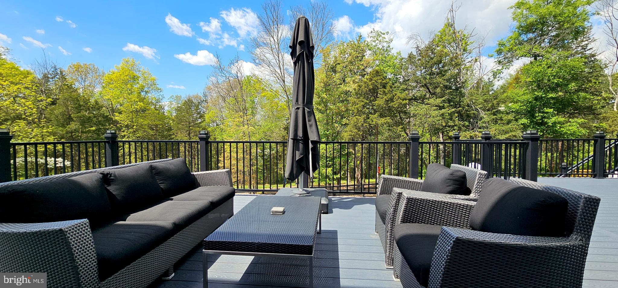 GREENS SOUTH AT WILLOWSF - Residential