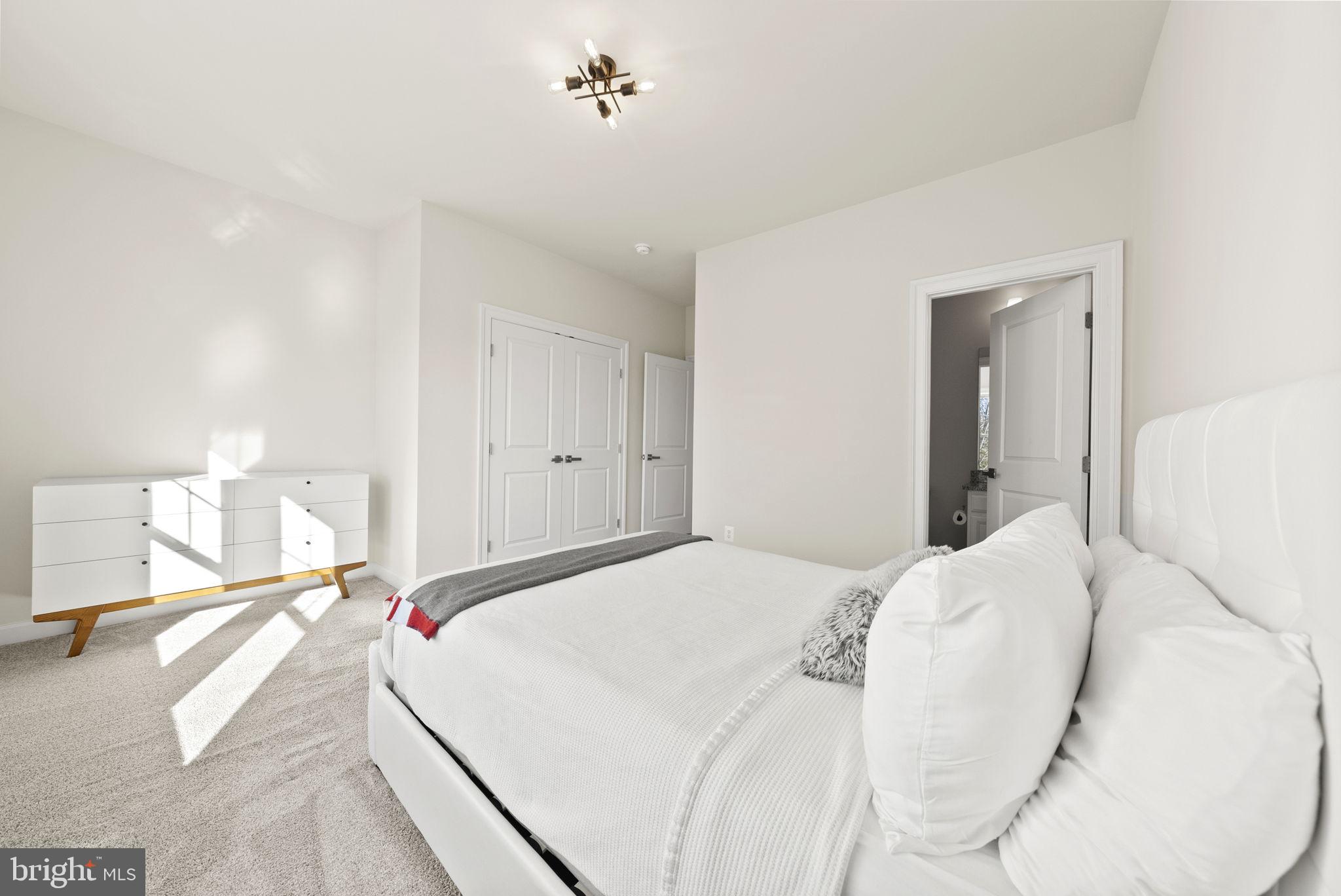 GREENS SOUTH AT WILLOWSF - Residential