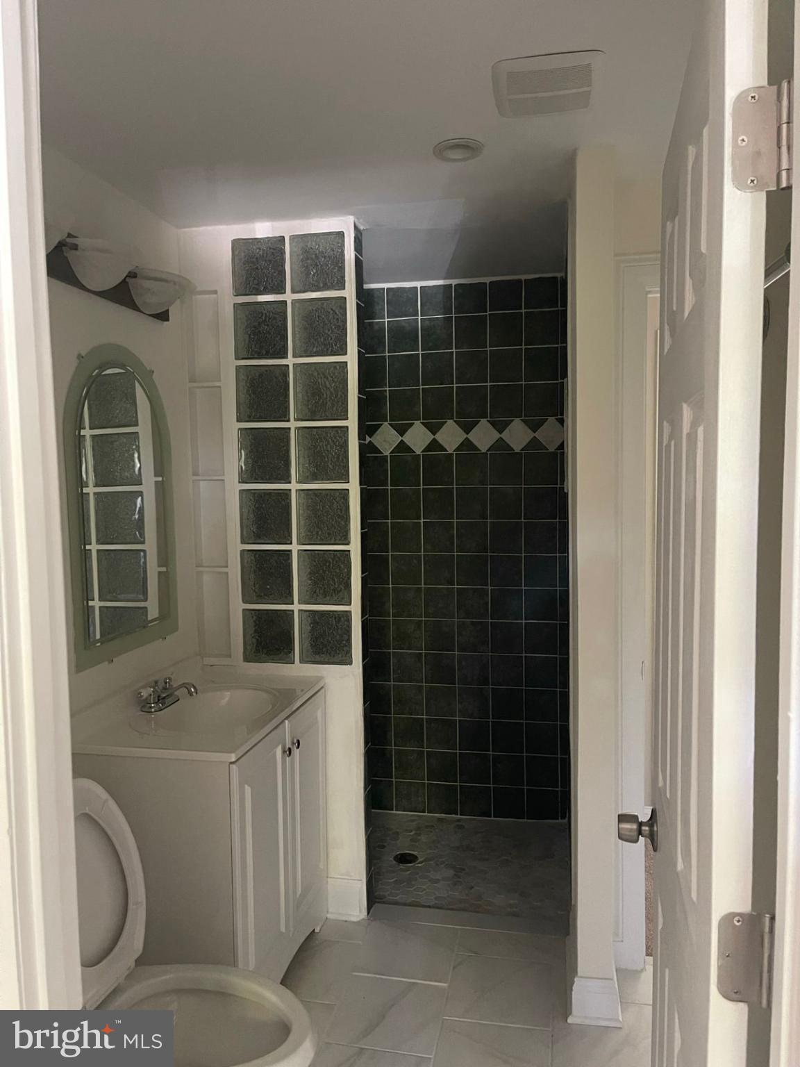 VILLAGE OF OWEN BROWN - Residential