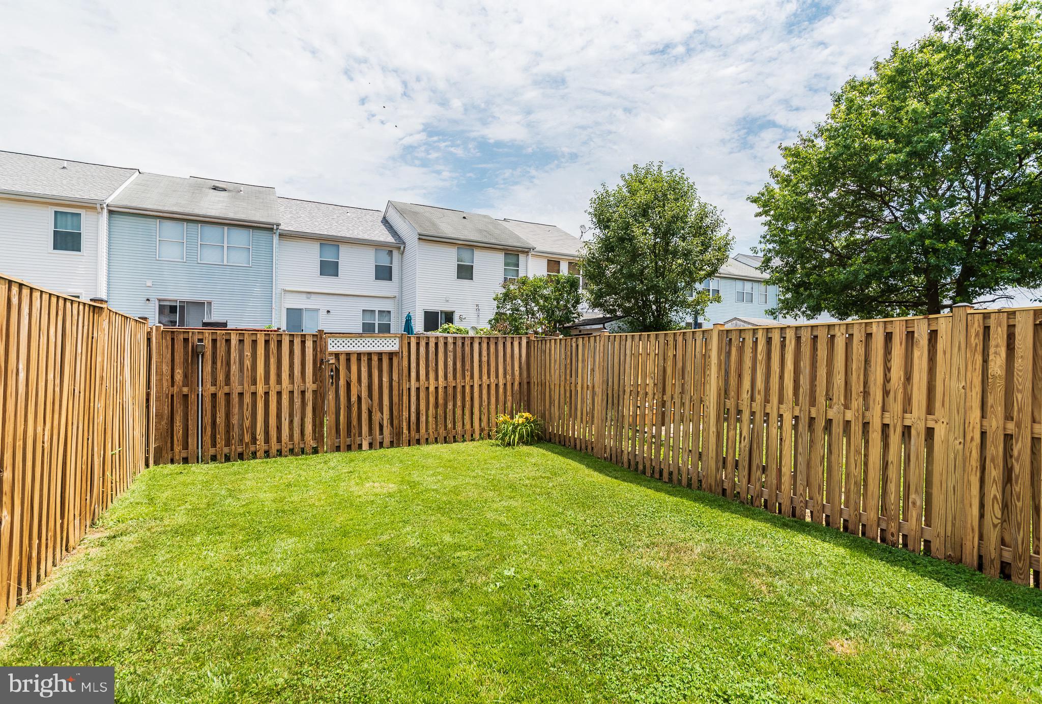 GOLDENBROOK - Residential