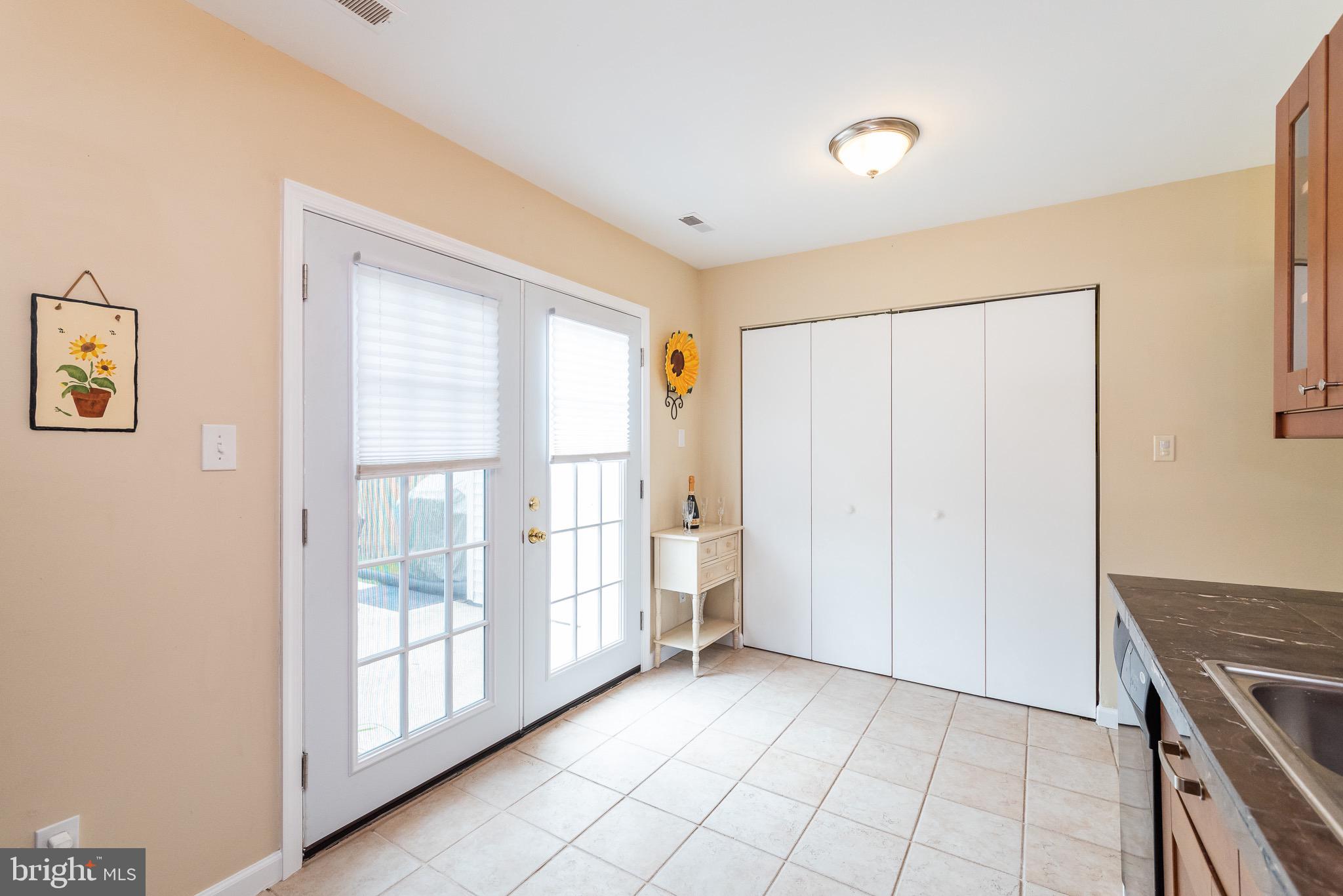 GOLDENBROOK - Residential