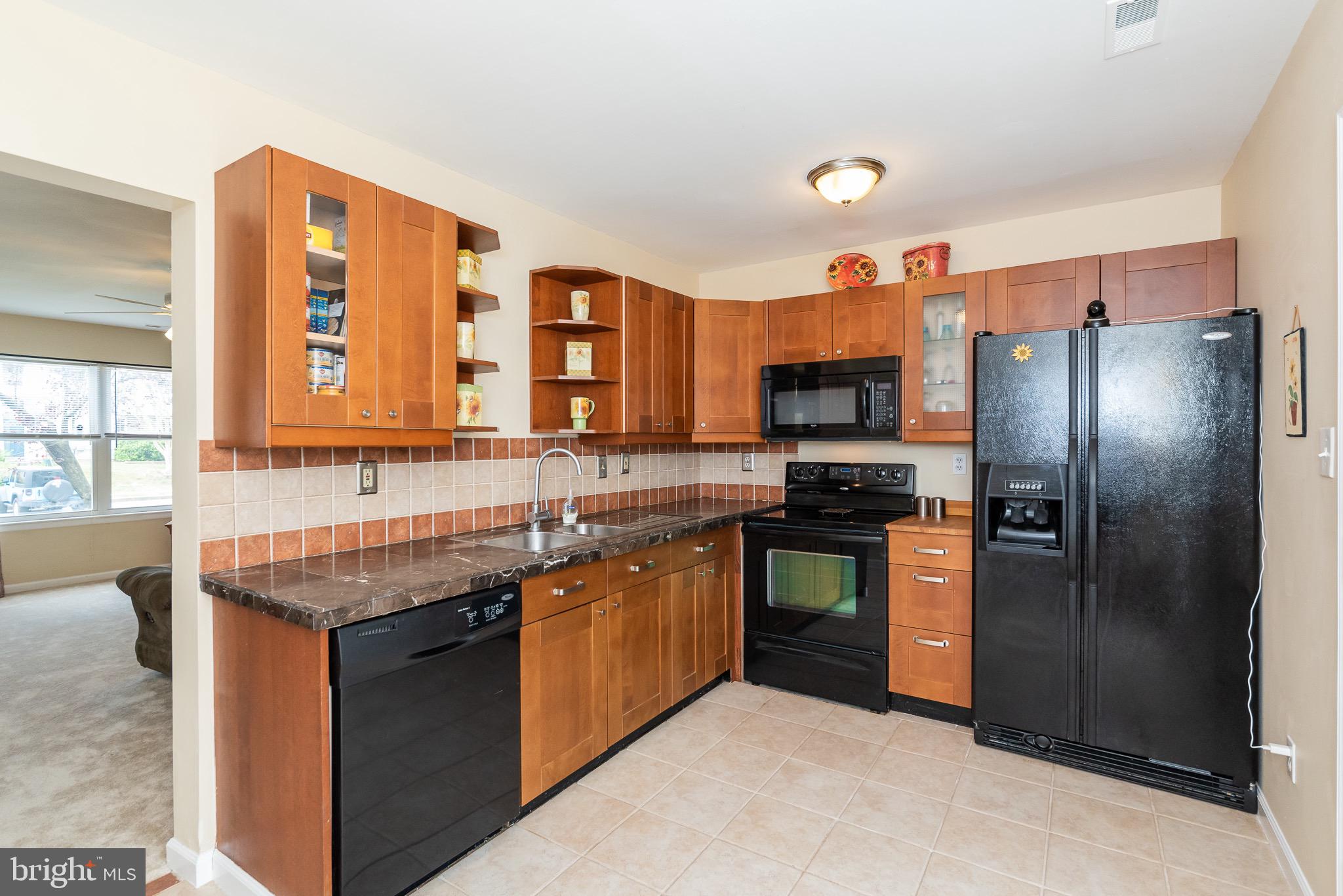 GOLDENBROOK - Residential