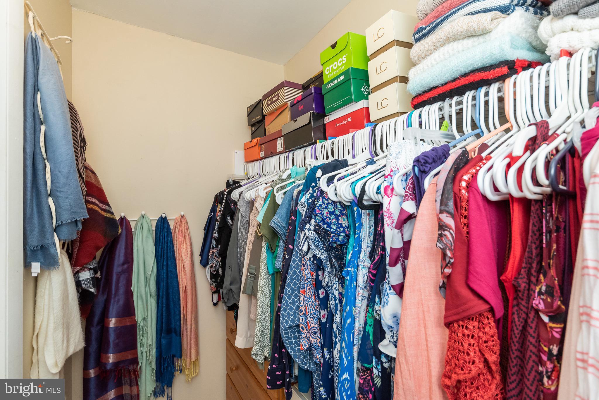 GOLDENBROOK - Residential