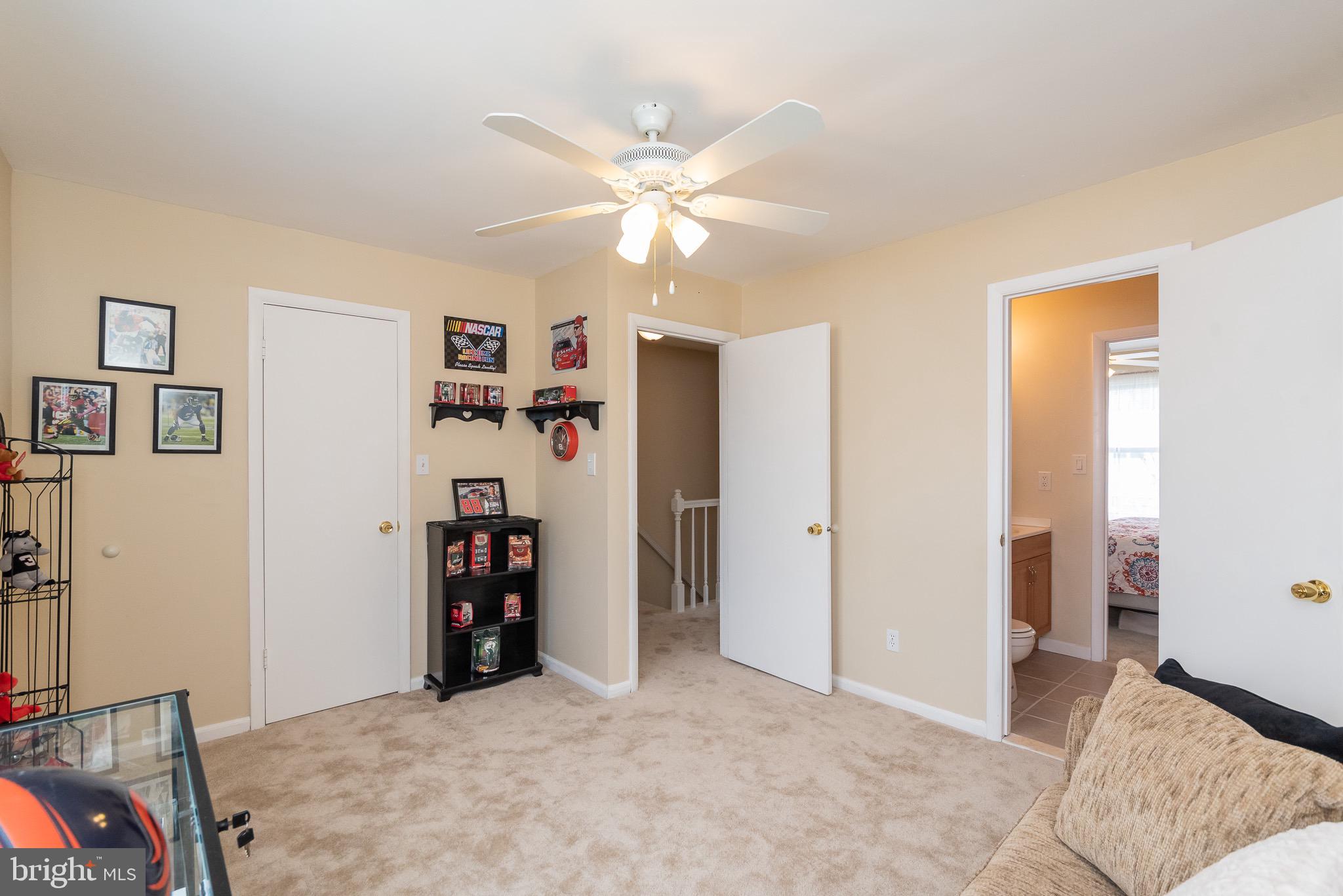 GOLDENBROOK - Residential