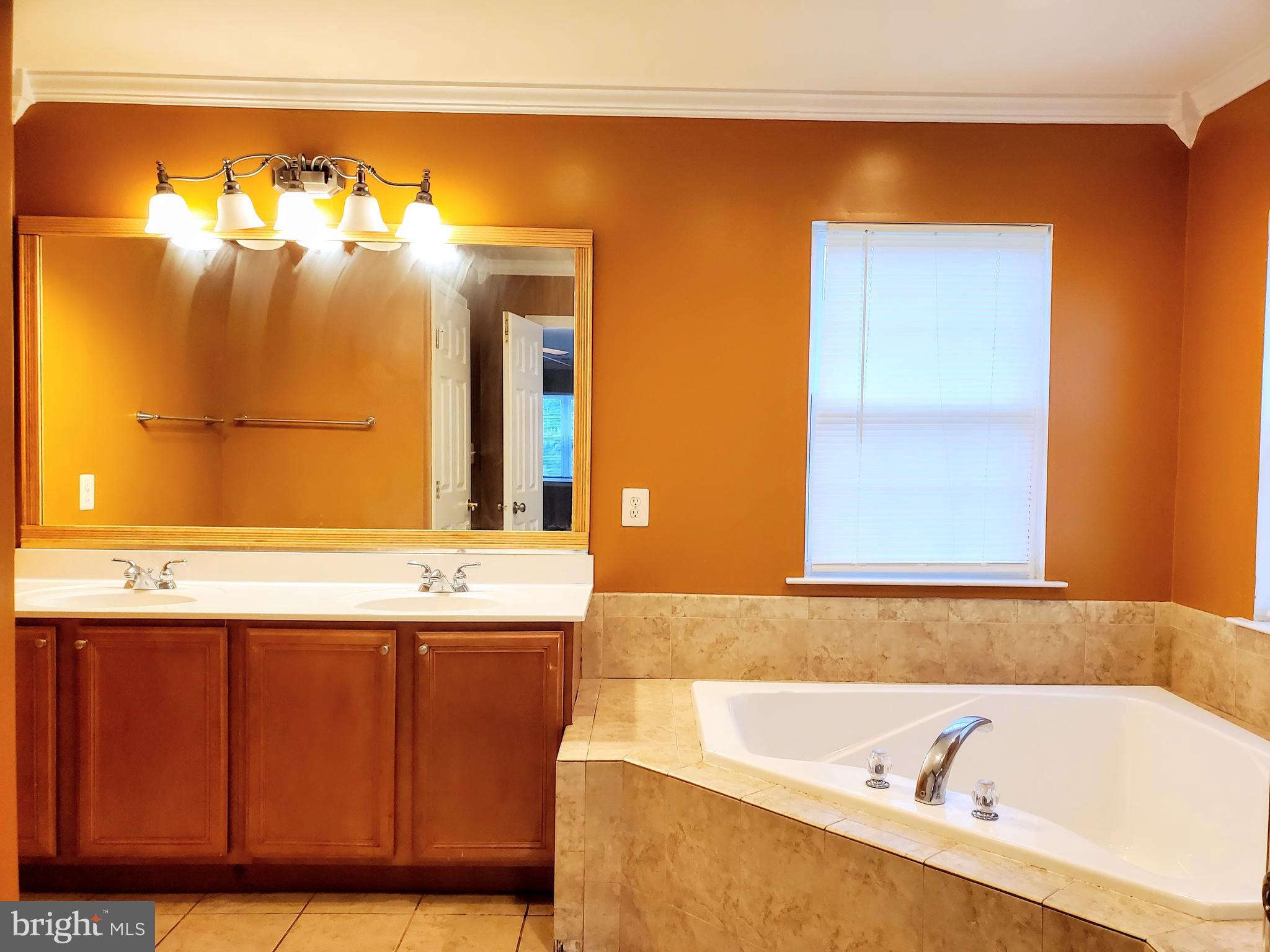 ROSE CREEK ESTATES - Residential Lease