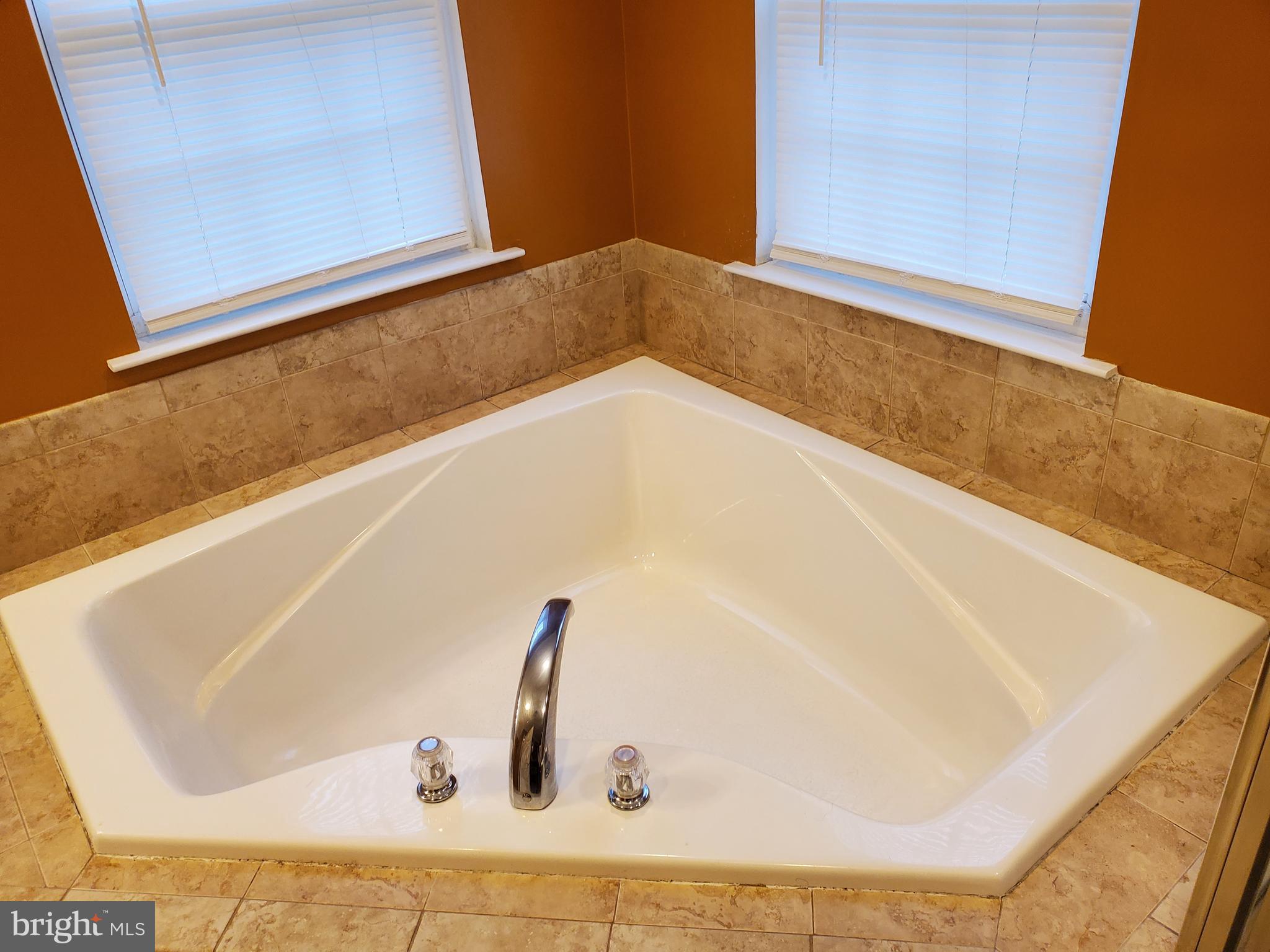 ROSE CREEK ESTATES - Residential Lease