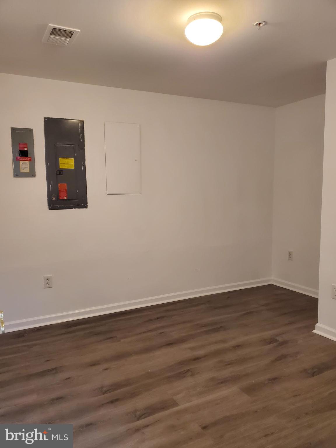 ROSE CREEK ESTATES - Residential Lease