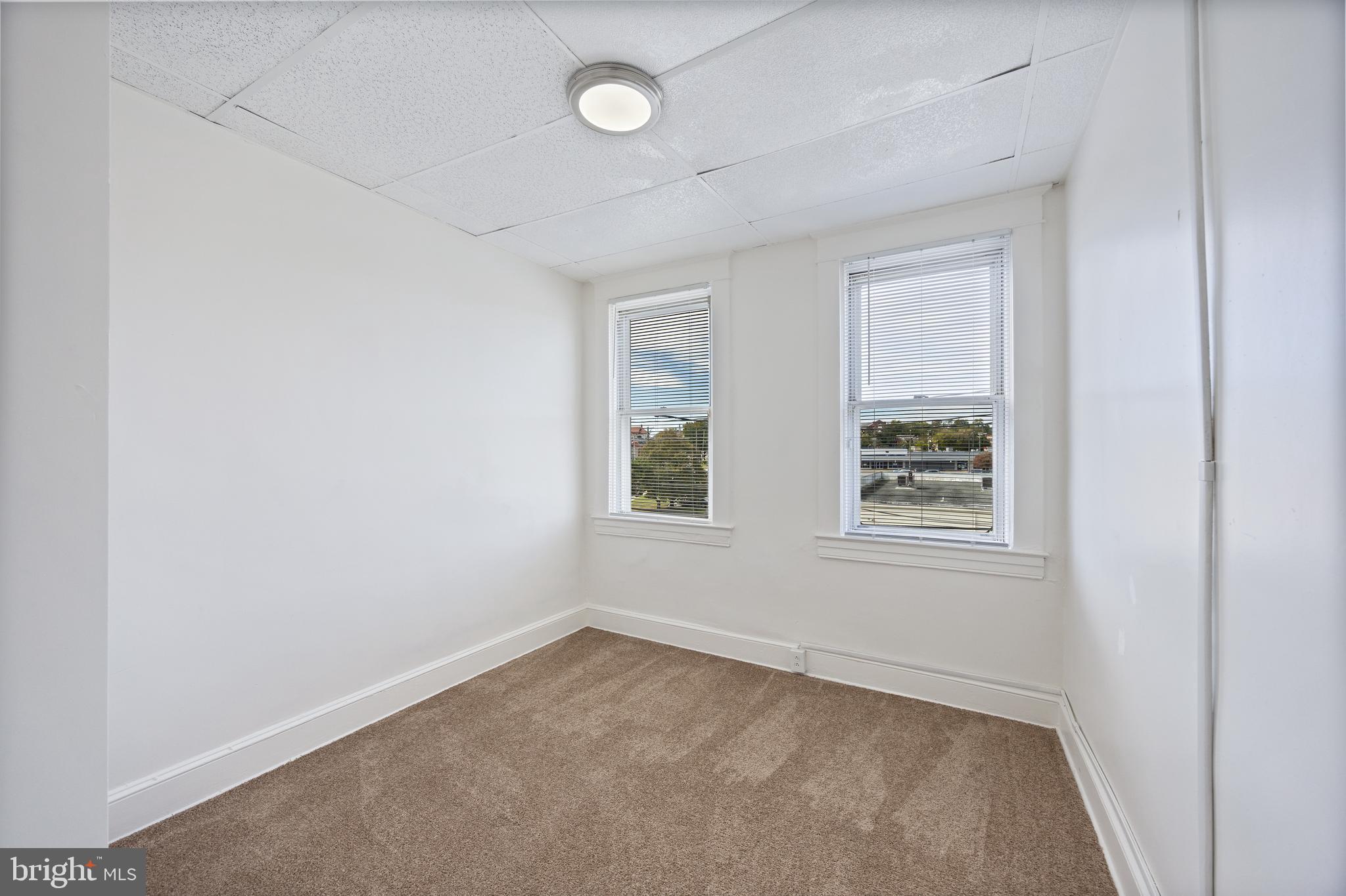 MILL HILL - Residential