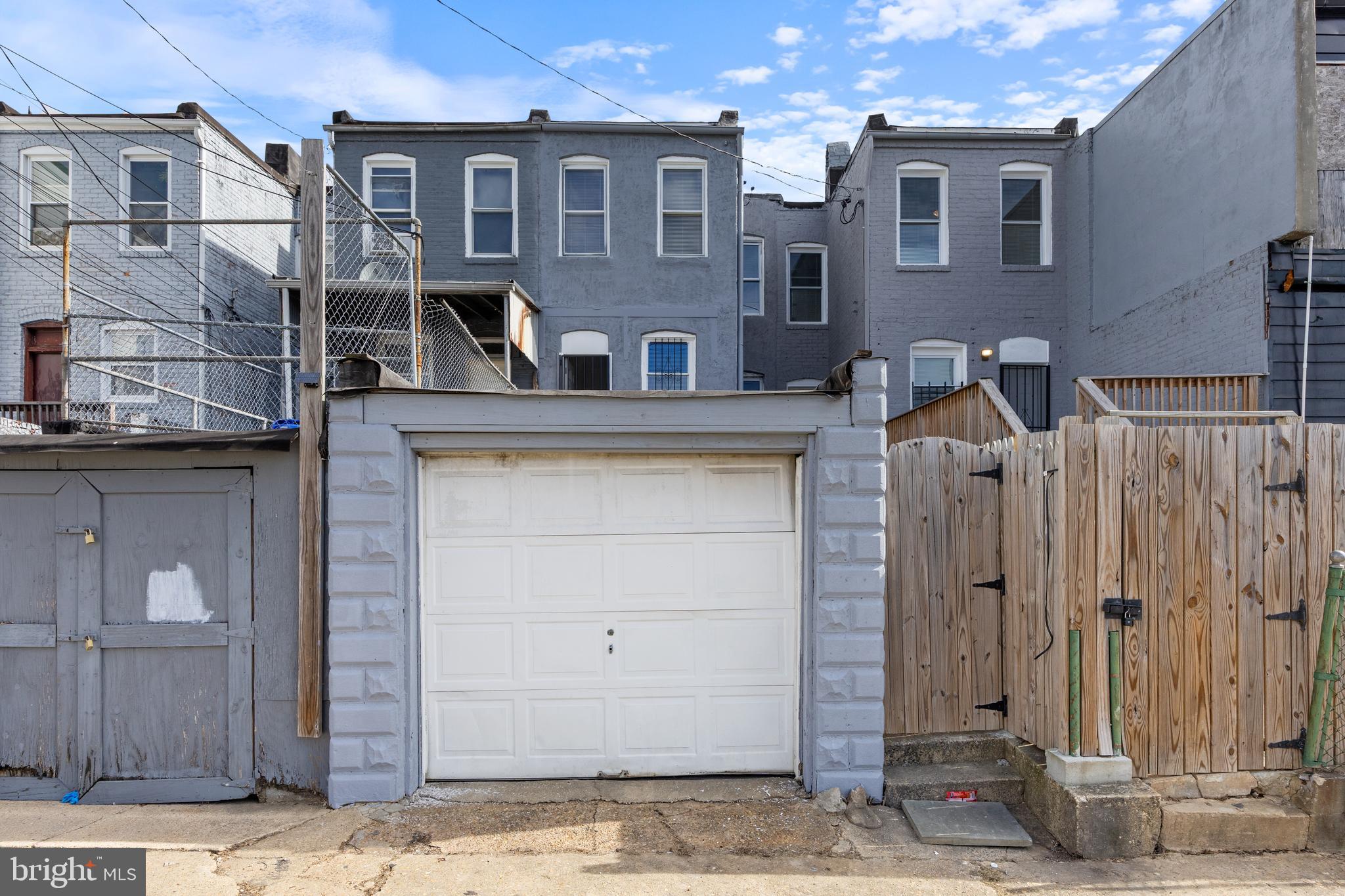 MILL HILL - Residential