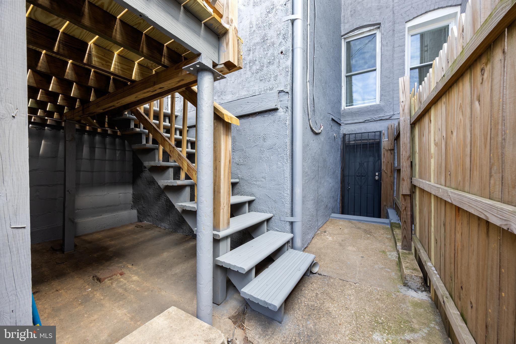 MILL HILL - Residential