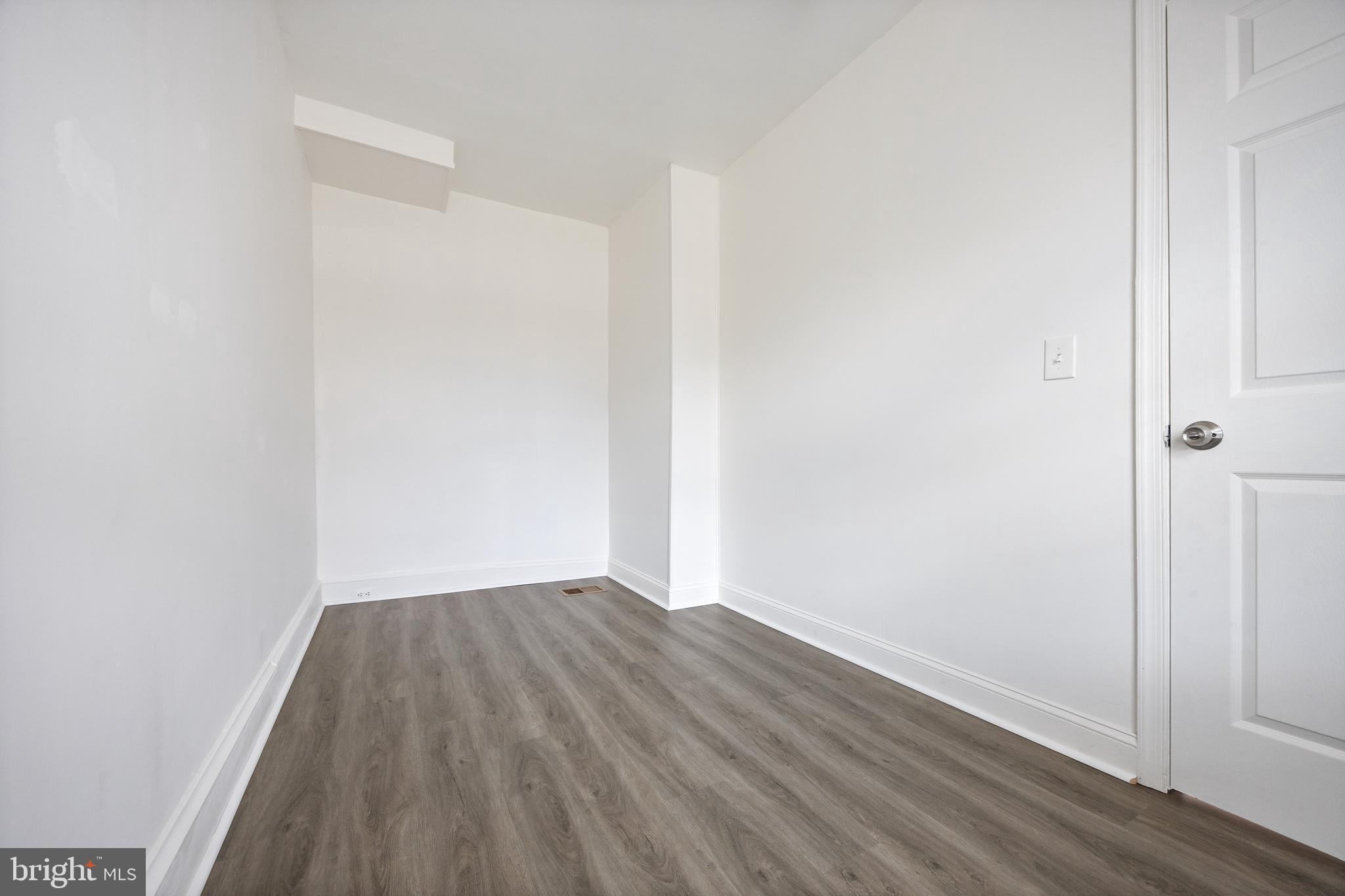 MILL HILL - Residential