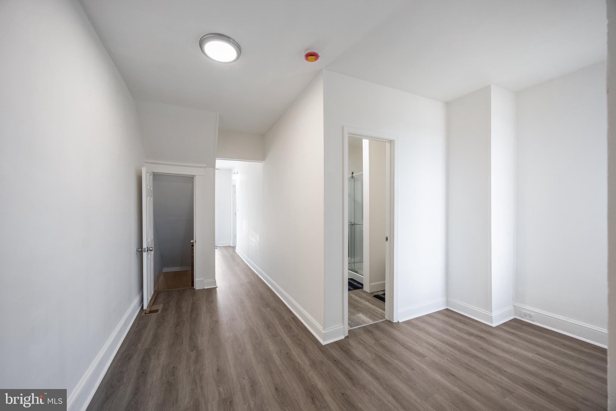 MILL HILL - Residential