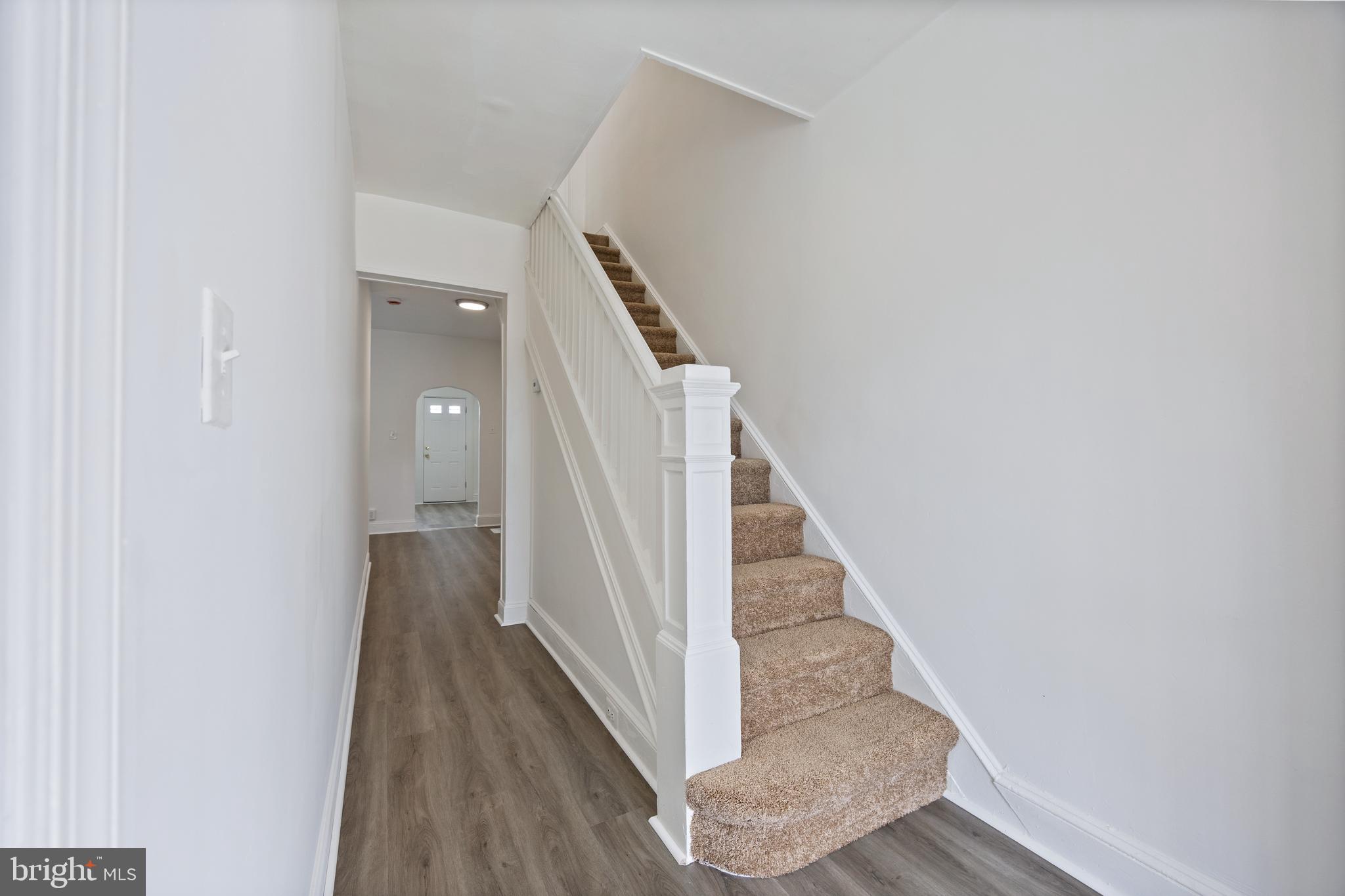 MILL HILL - Residential