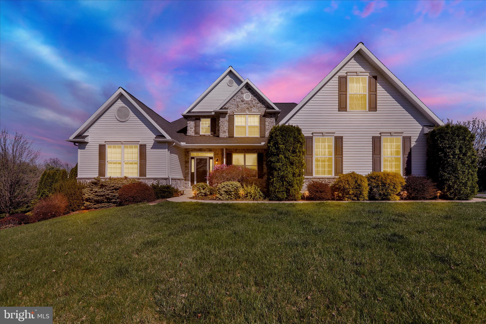 160 EAGLEVIEW DRIVE