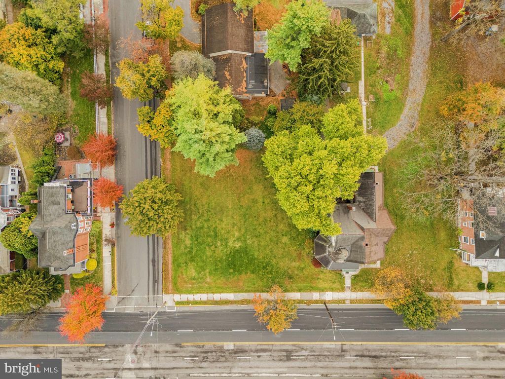 Photo of S Hanover Street, CARLISLE, PA 17013 (MLS # PACB2048082)