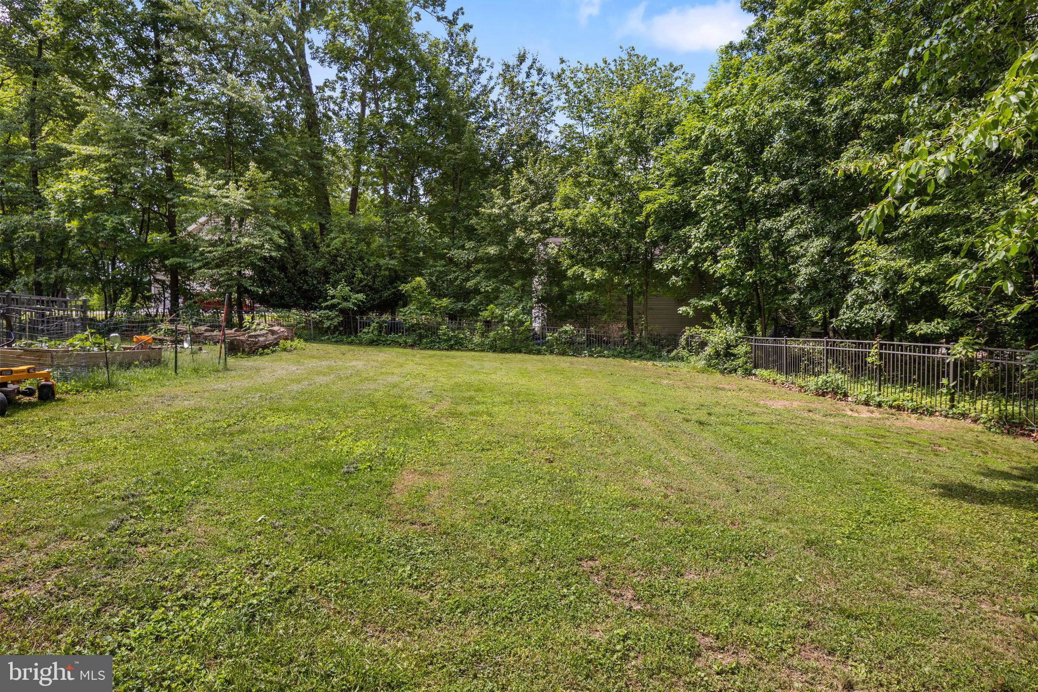 6158 RIDGE ROAD