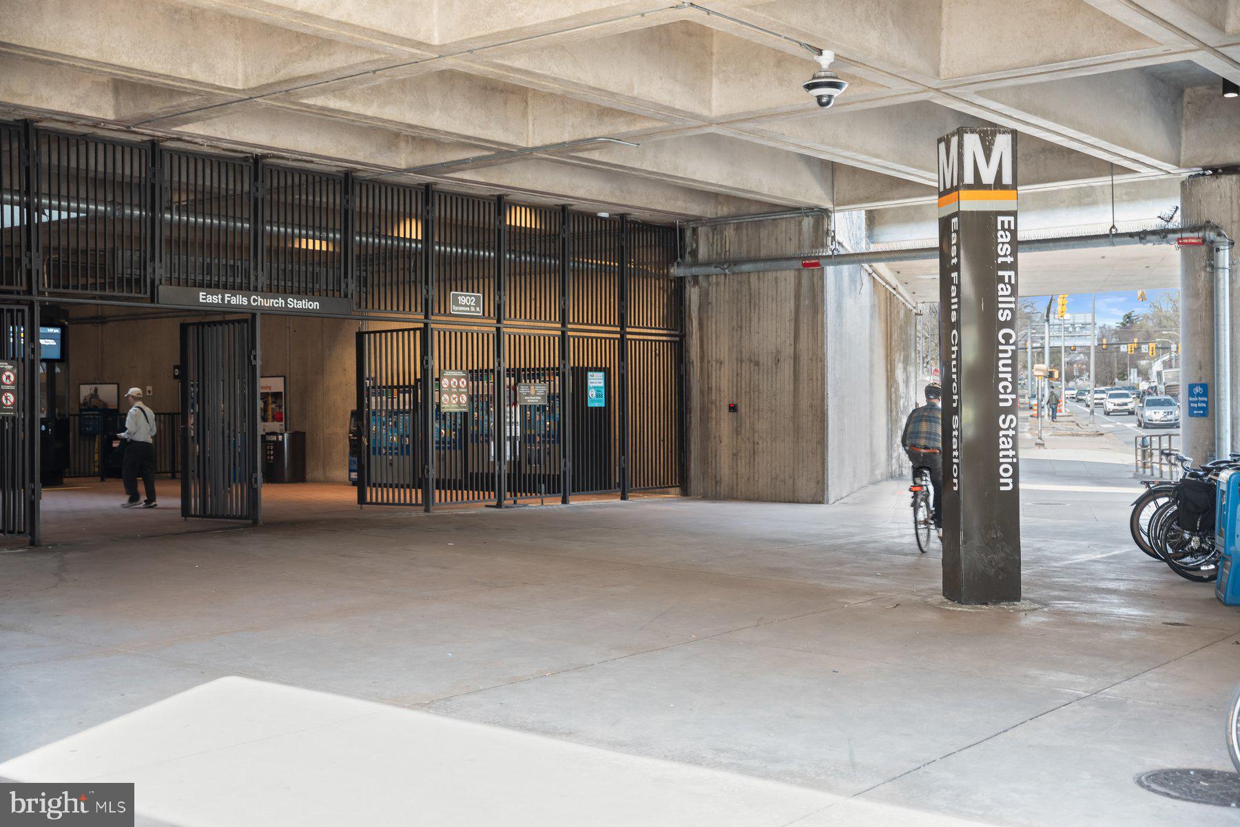 BERKSHIRE OAKWOOD - Residential