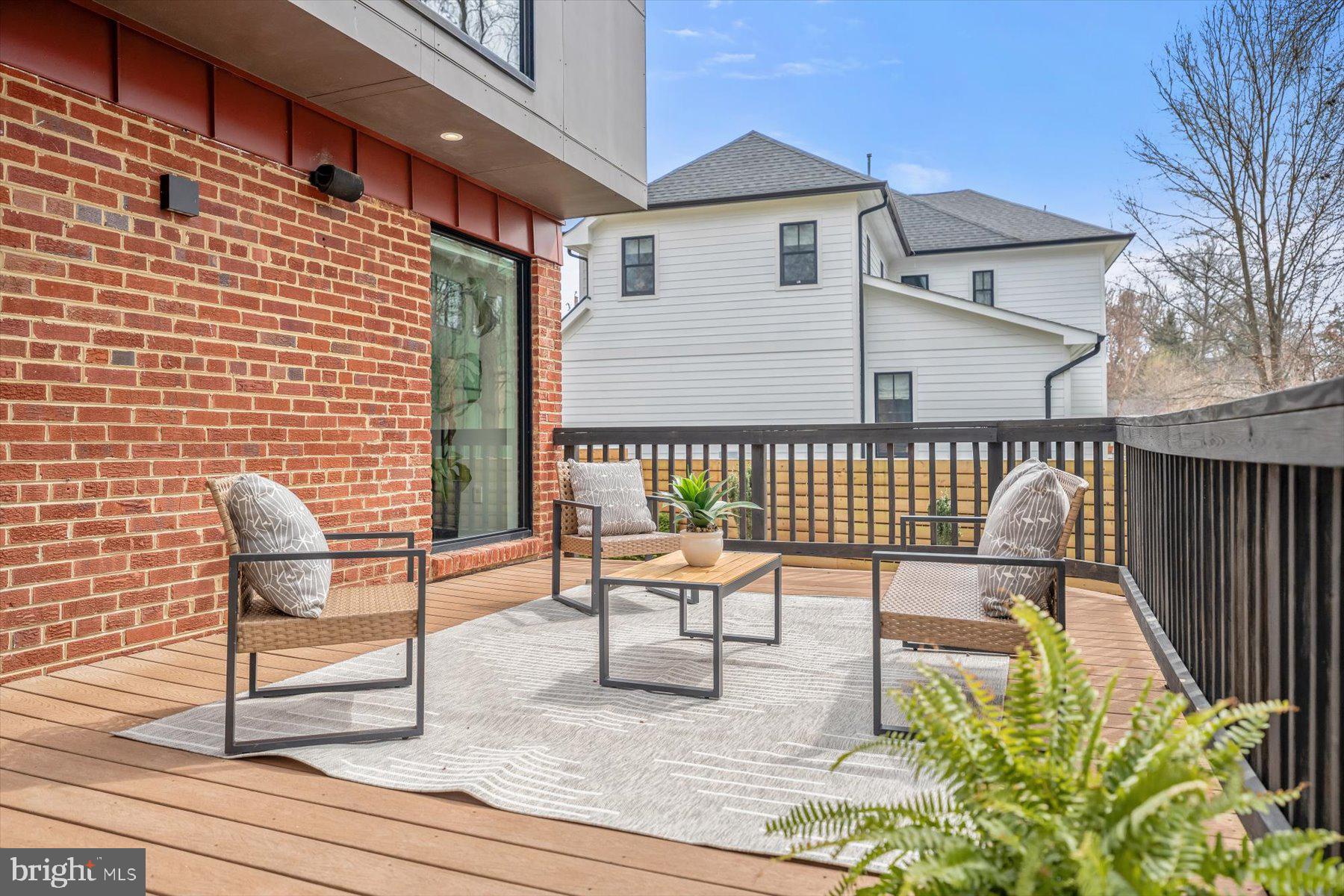 BERKSHIRE OAKWOOD - Residential