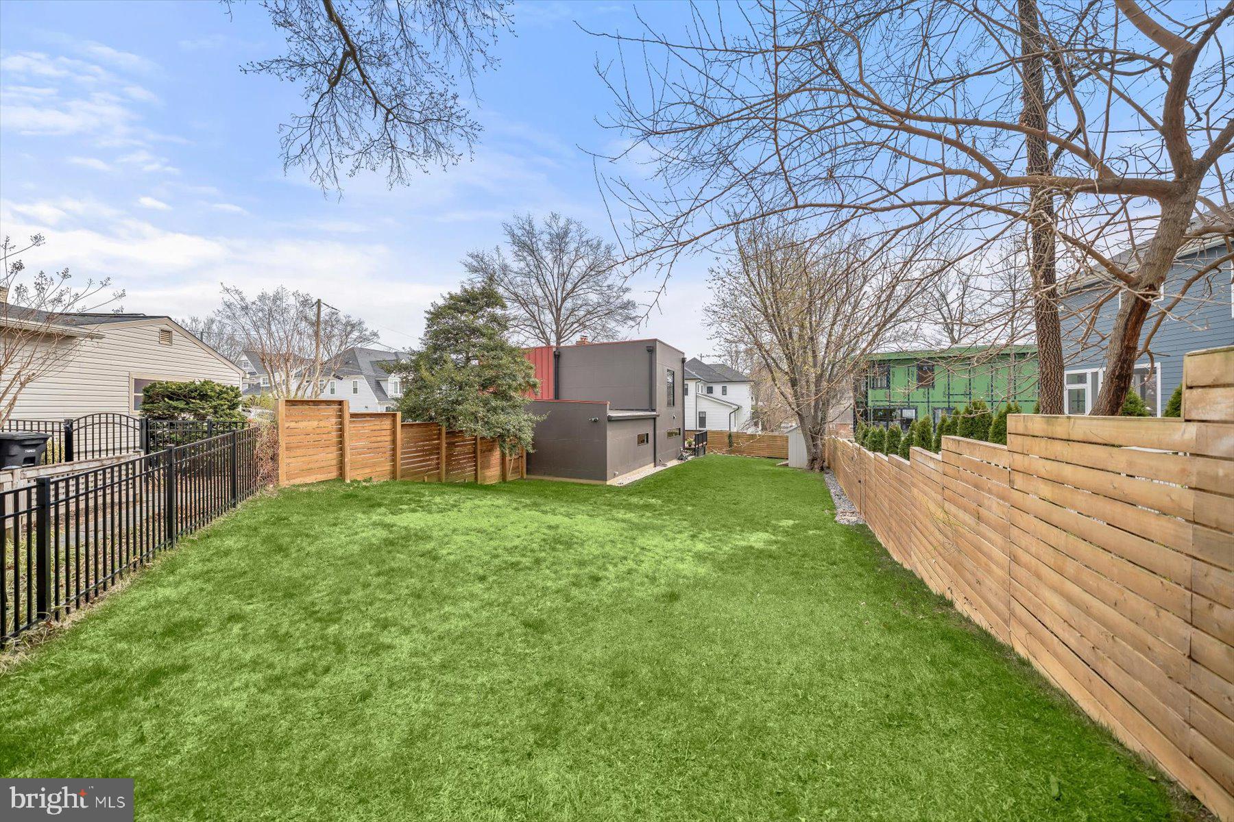 BERKSHIRE OAKWOOD - Residential