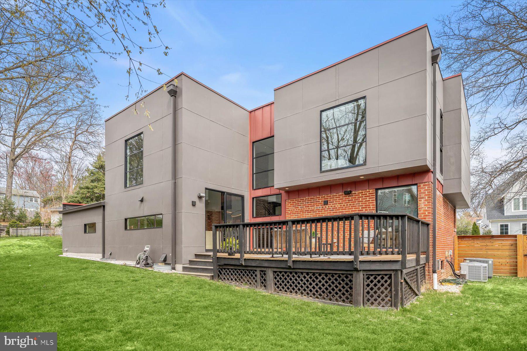 BERKSHIRE OAKWOOD - Residential