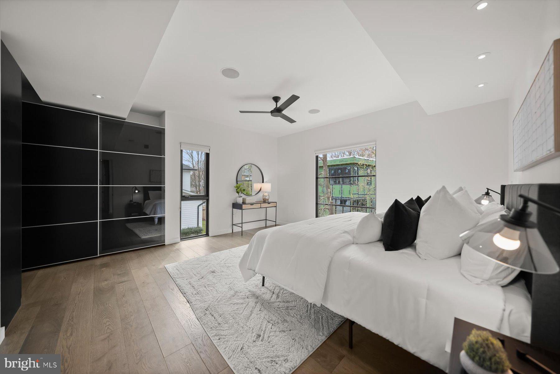 BERKSHIRE OAKWOOD - Residential