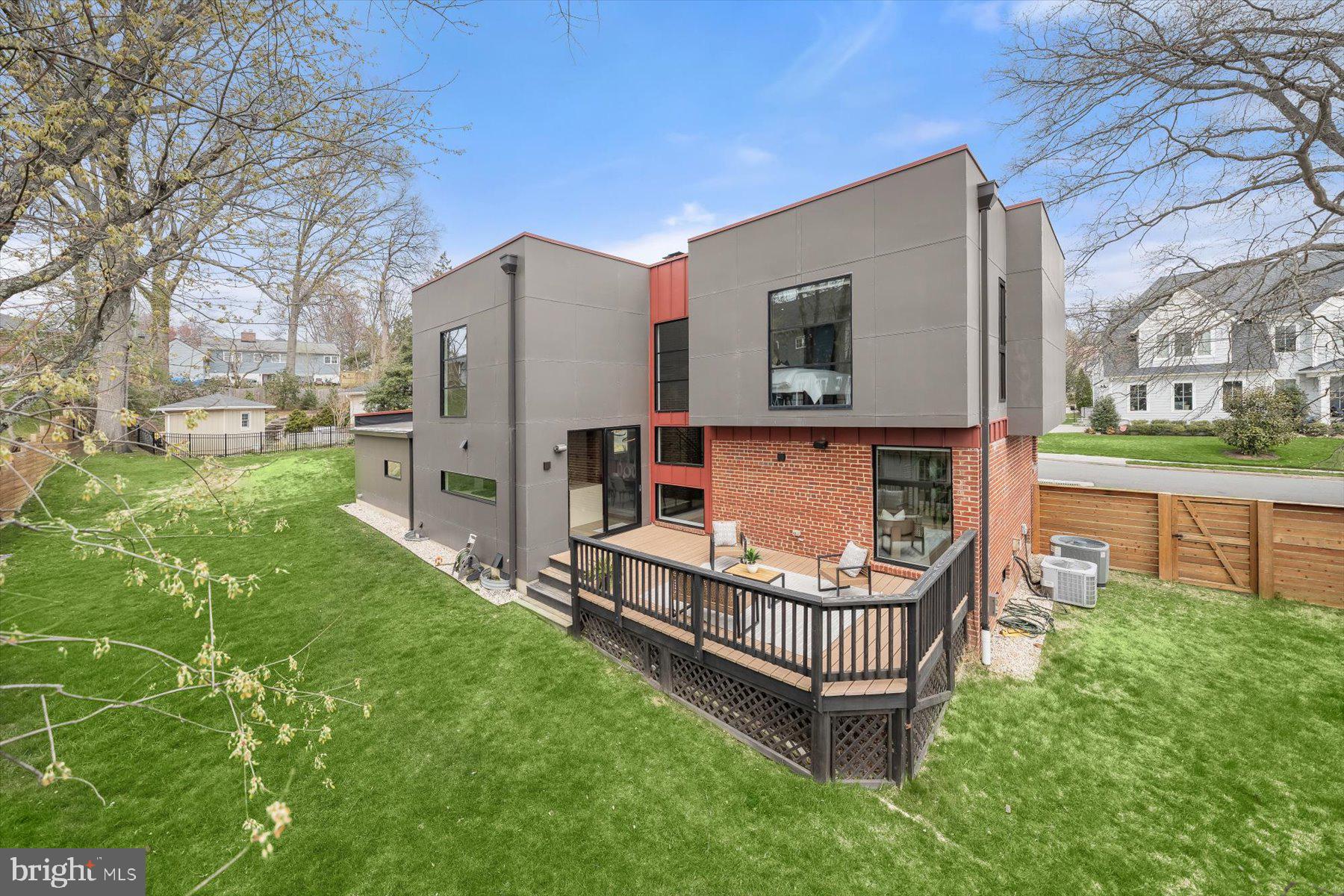 BERKSHIRE OAKWOOD - Residential