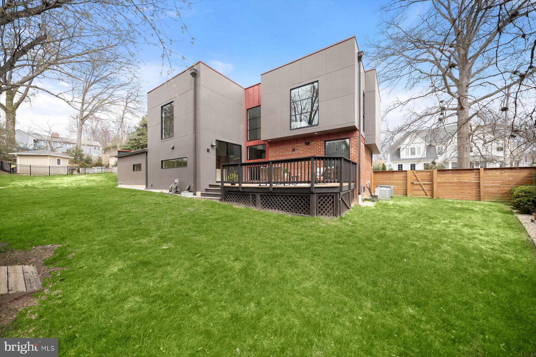 BERKSHIRE OAKWOOD - Residential