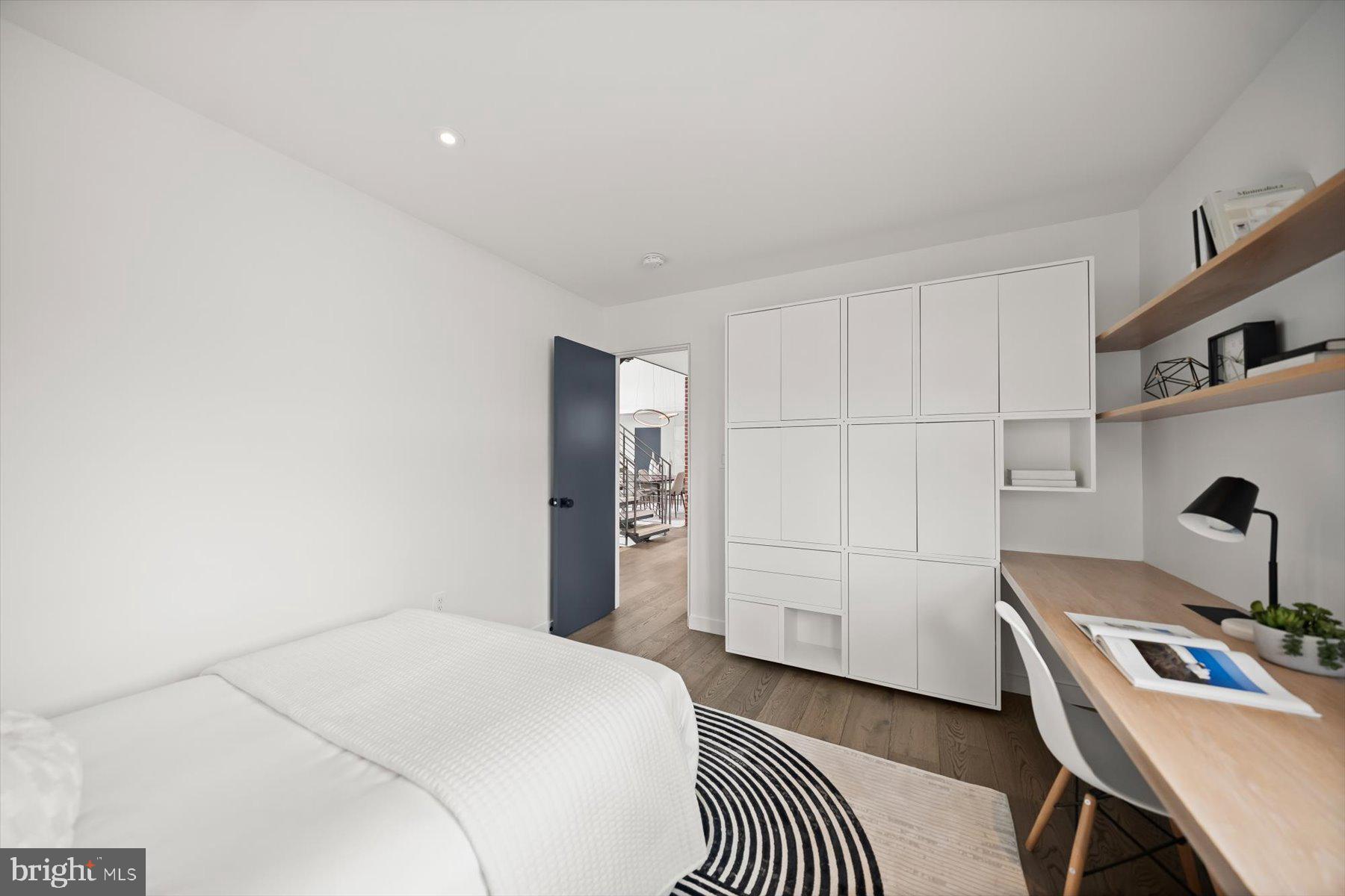 BERKSHIRE OAKWOOD - Residential