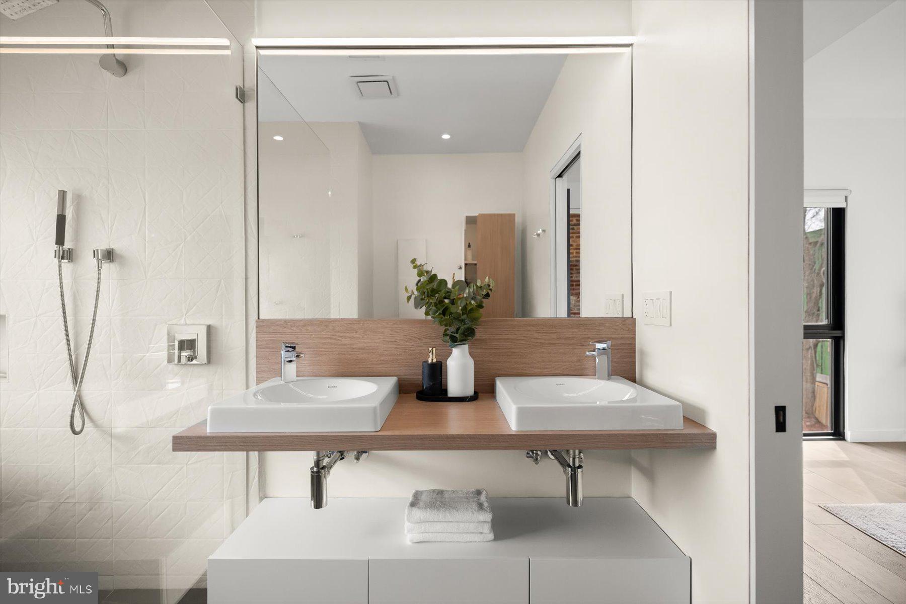 BERKSHIRE OAKWOOD - Residential