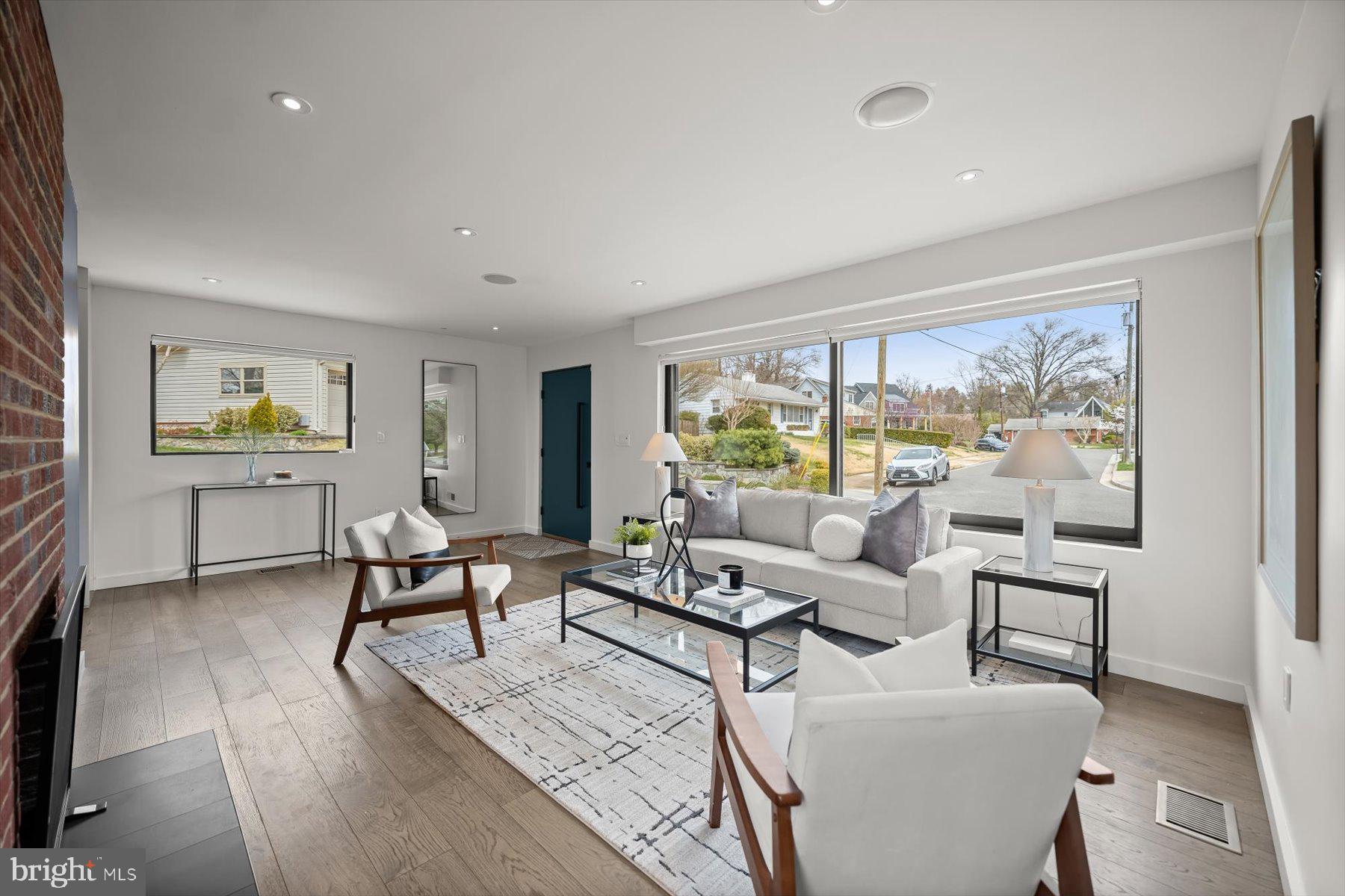 BERKSHIRE OAKWOOD - Residential