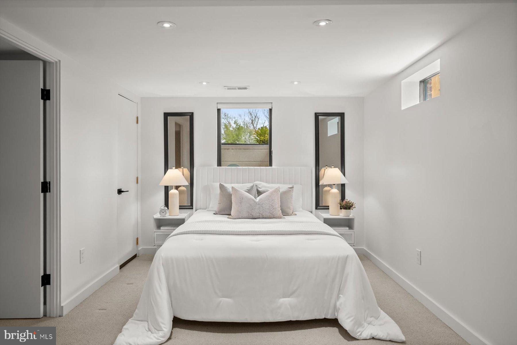 BERKSHIRE OAKWOOD - Residential