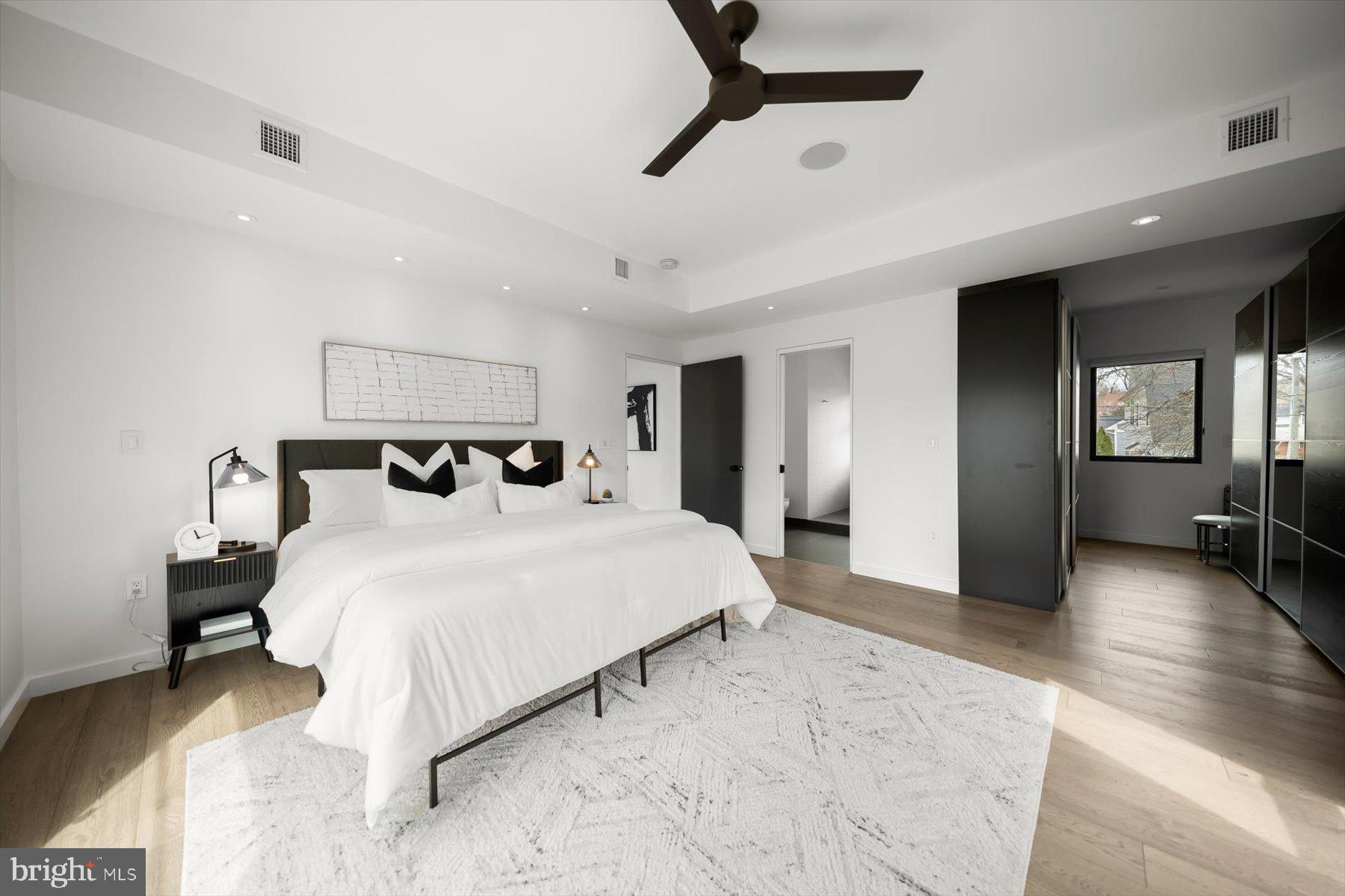 BERKSHIRE OAKWOOD - Residential