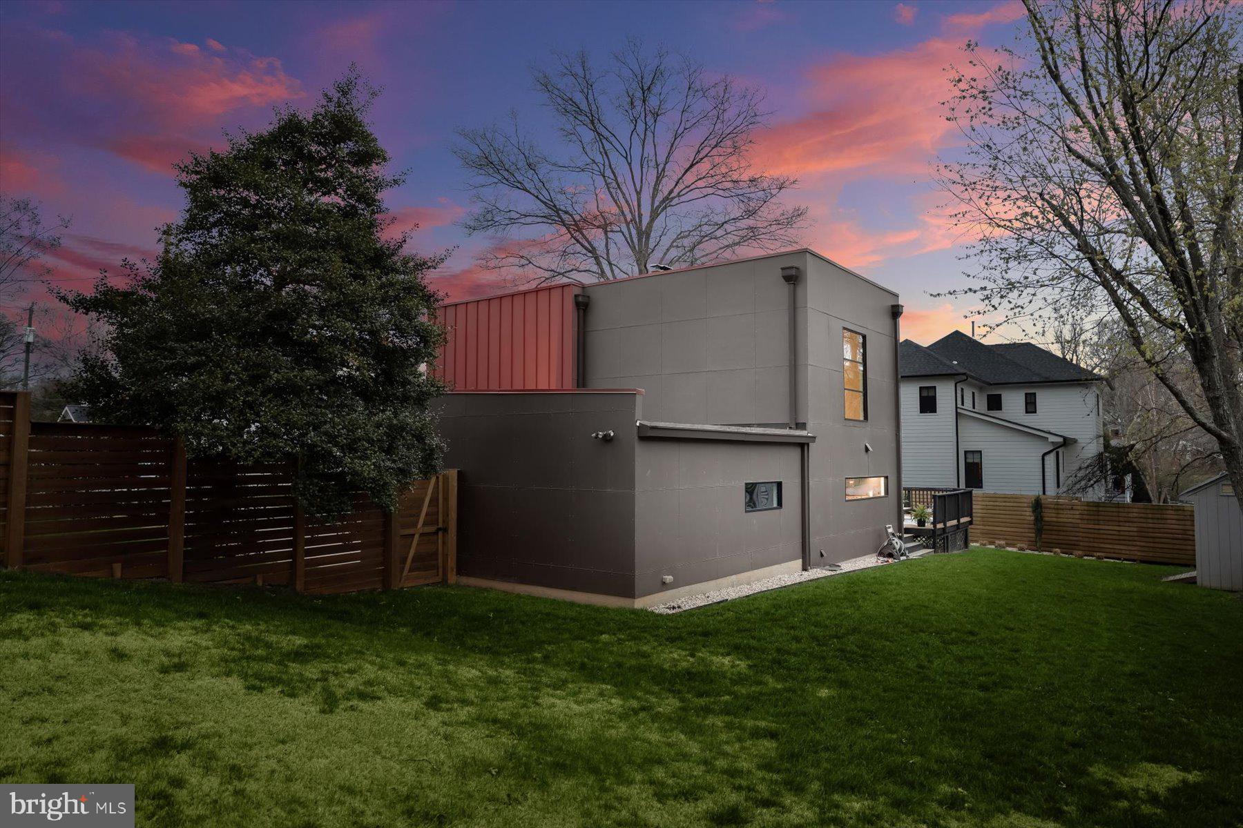 BERKSHIRE OAKWOOD - Residential