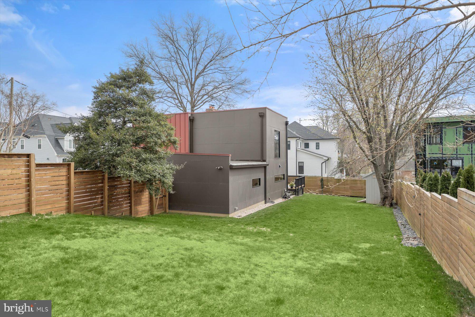 BERKSHIRE OAKWOOD - Residential