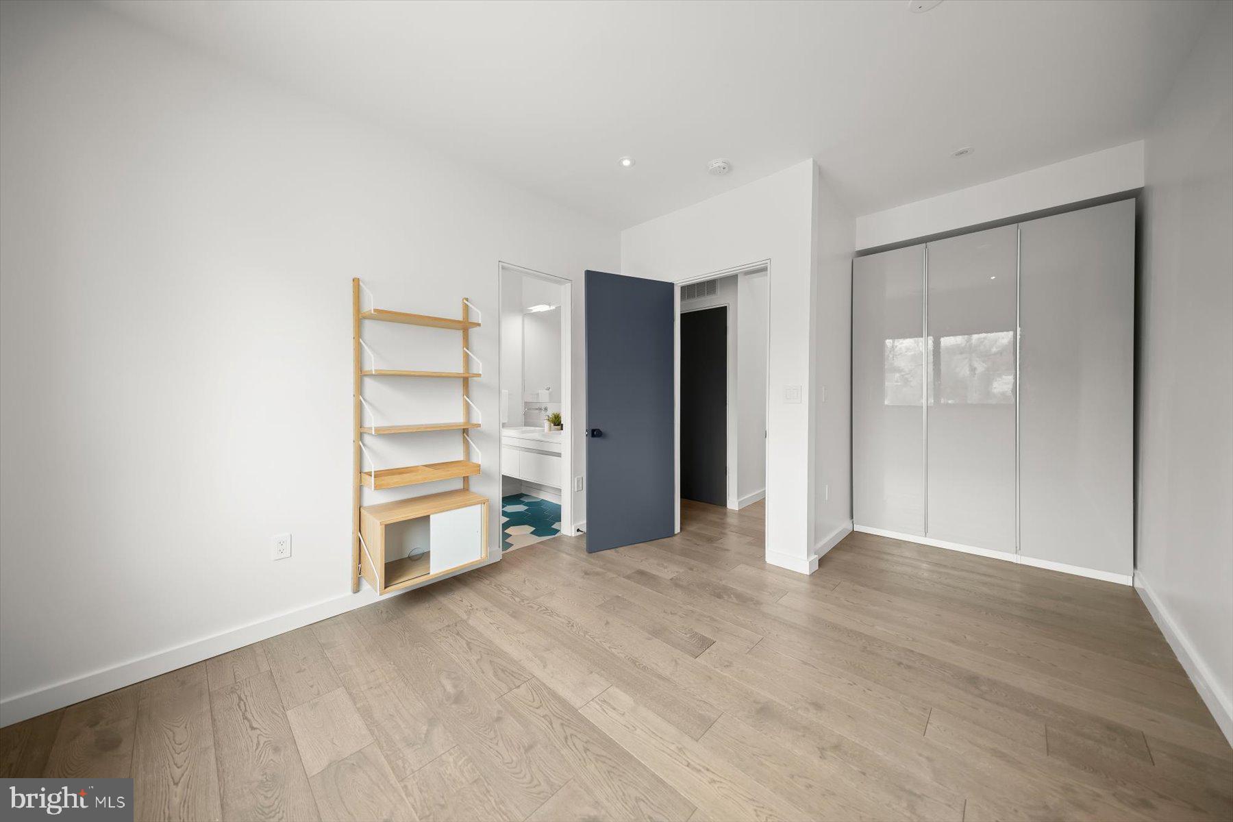 BERKSHIRE OAKWOOD - Residential