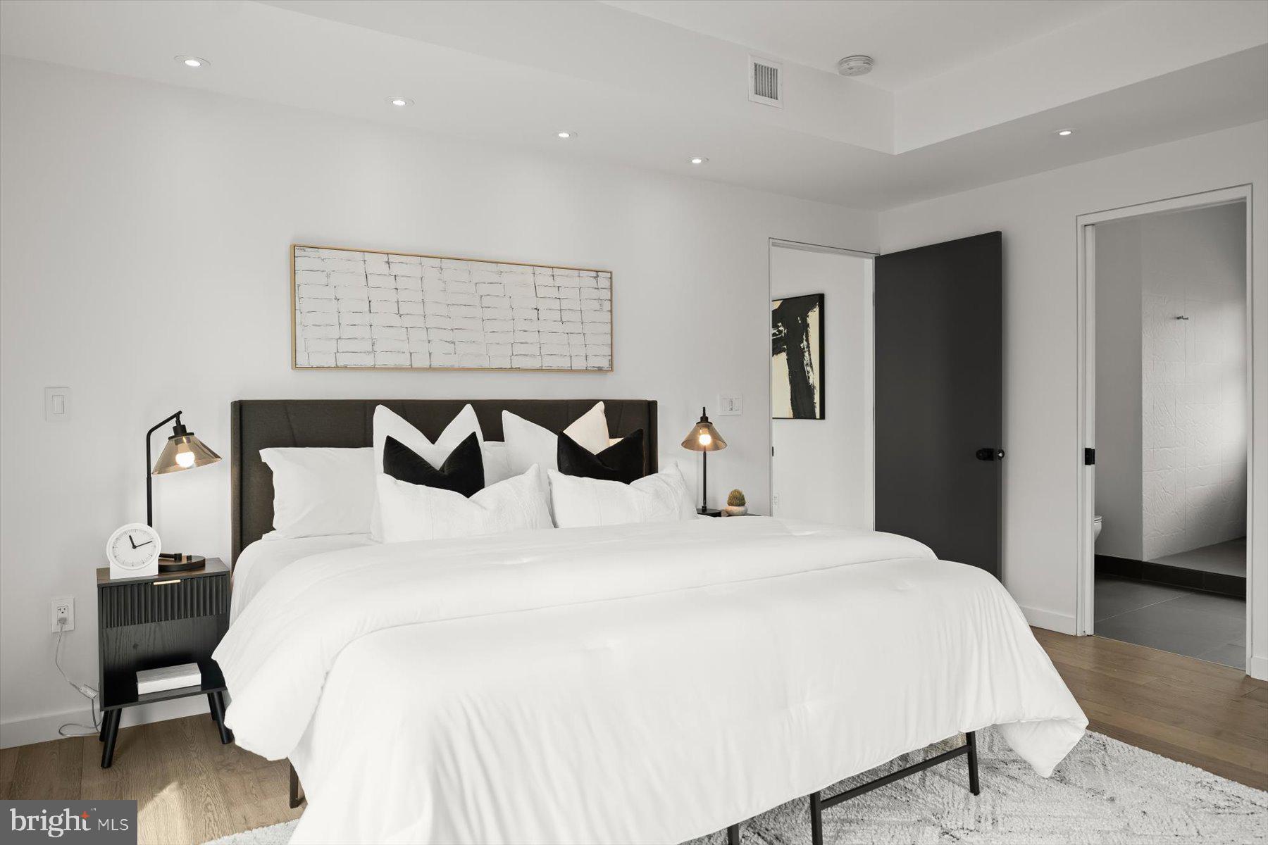 BERKSHIRE OAKWOOD - Residential