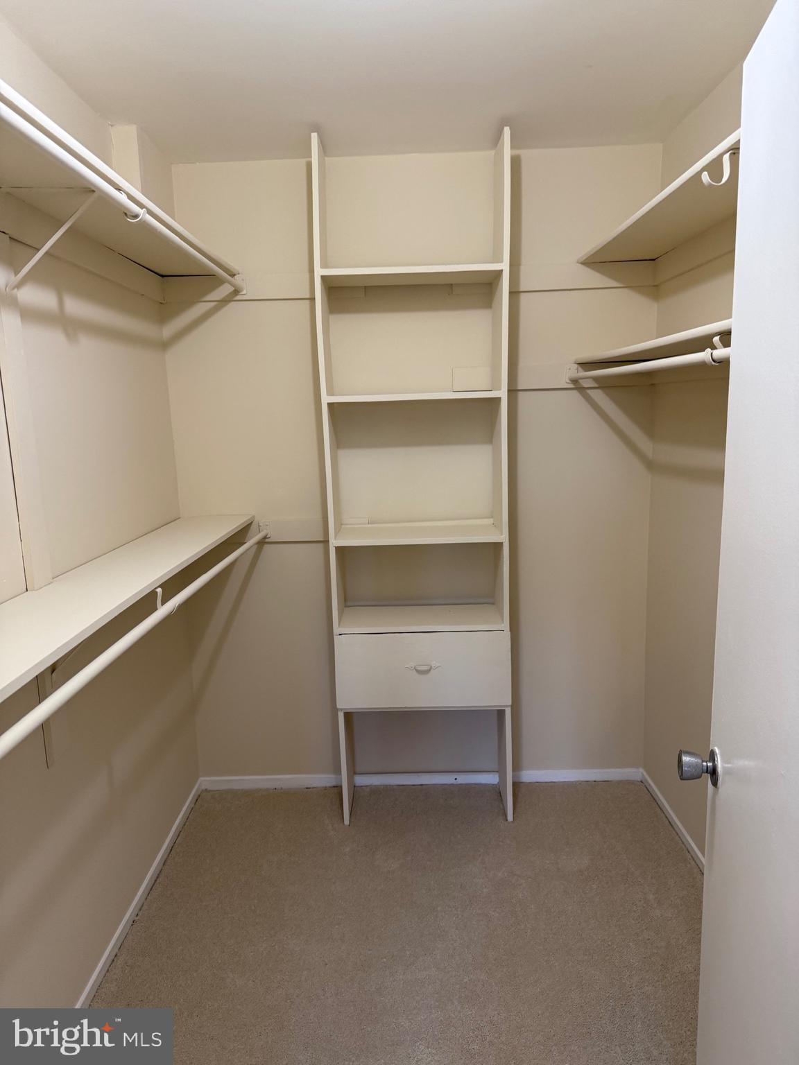 LIFESTYLE - Residential Lease