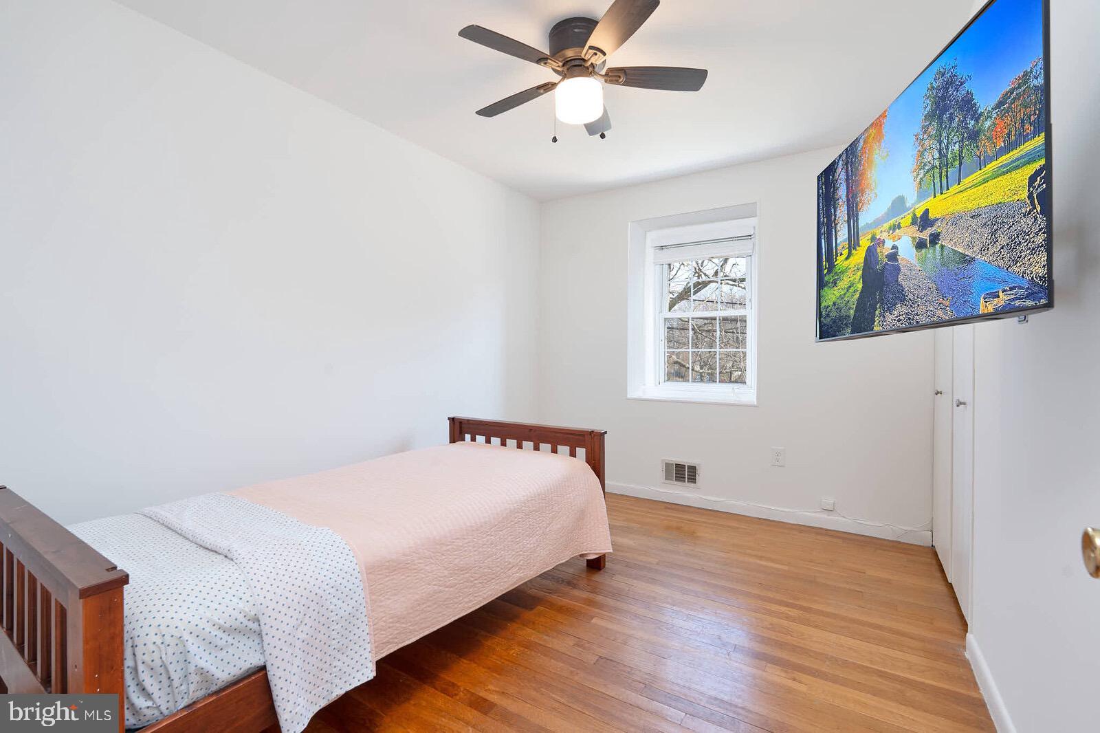 BOND MILL PARK - Residential