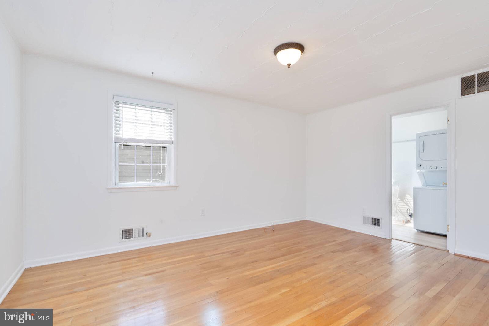 BOND MILL PARK - Residential