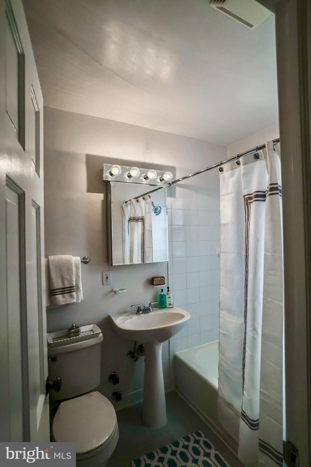 POTOWMACK CROSSING - Residential