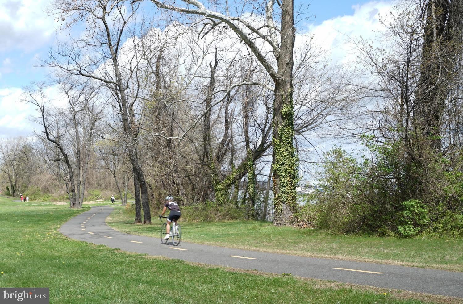 POTOWMACK CROSSING - Residential