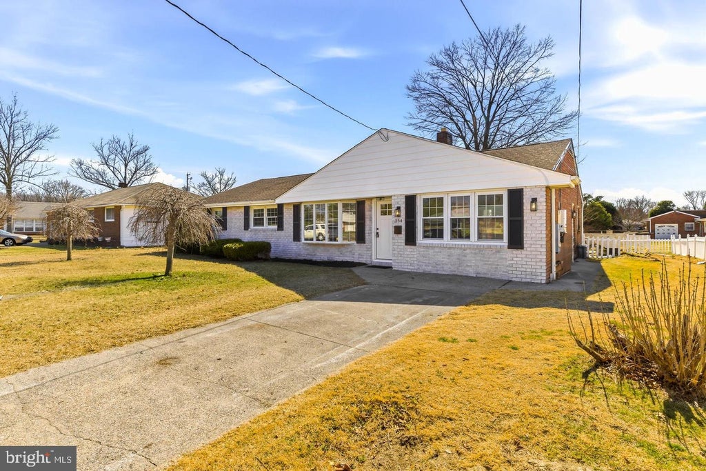 Photo of 354 Memorial Avenue, GIBBSTOWN, NJ 08027 (MLS # NJGL2080304)