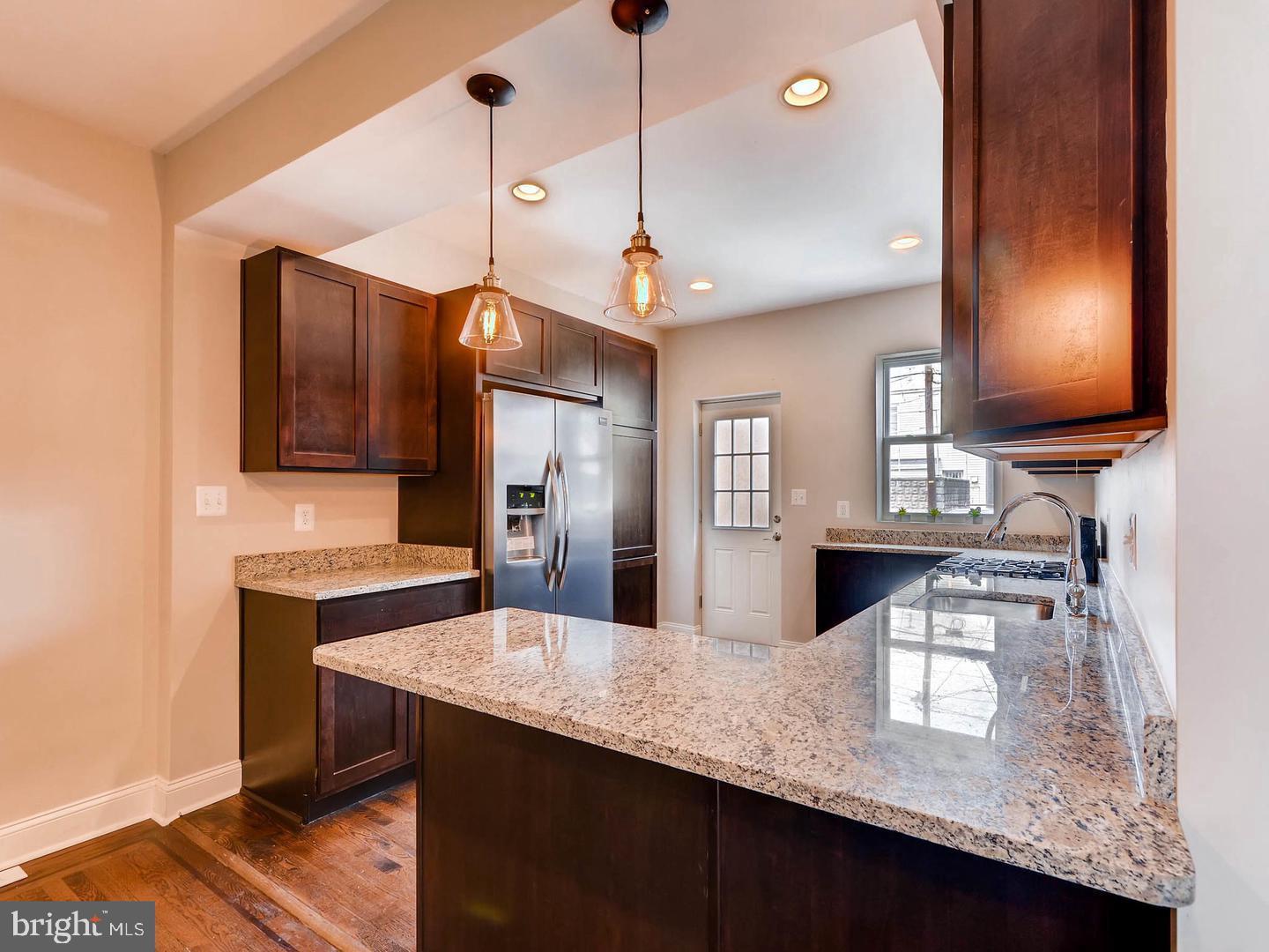 GREEKTOWN - Residential Lease