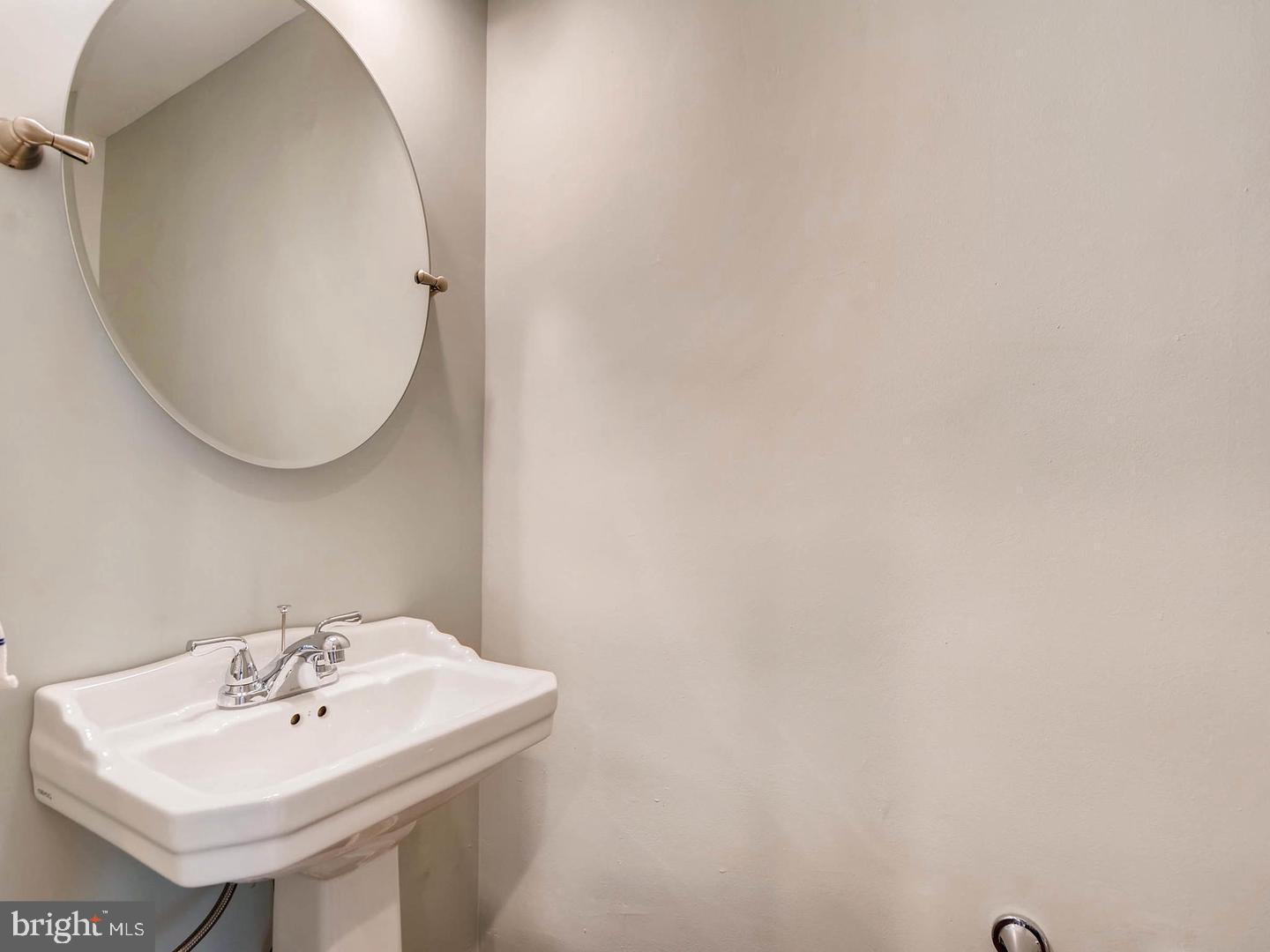 GREEKTOWN - Residential Lease