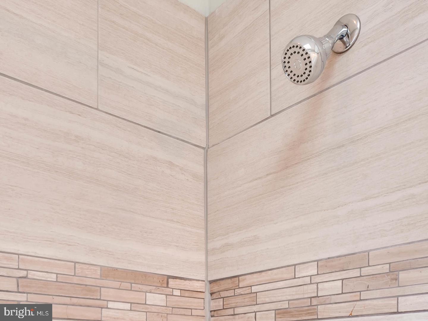 GREEKTOWN - Residential Lease