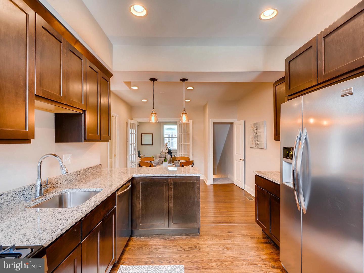 GREEKTOWN - Residential Lease