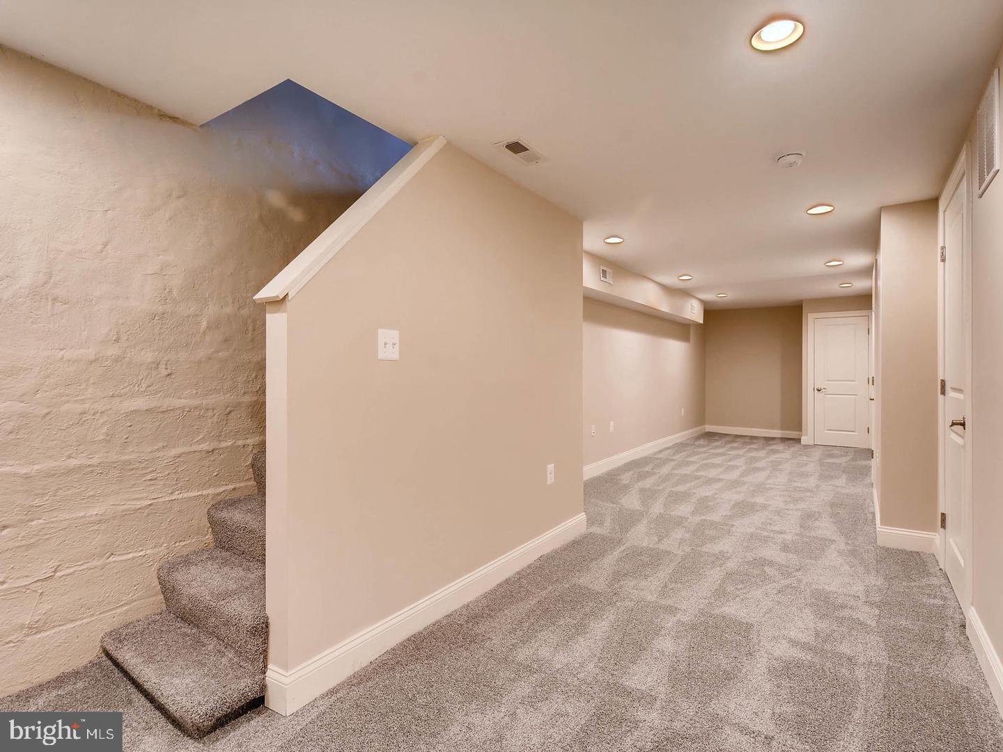 GREEKTOWN - Residential Lease