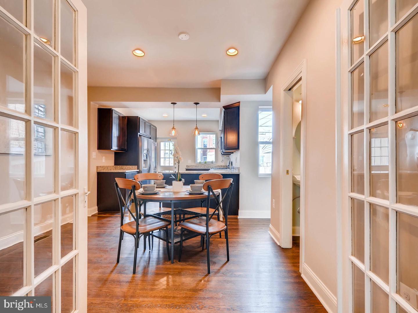 GREEKTOWN - Residential Lease